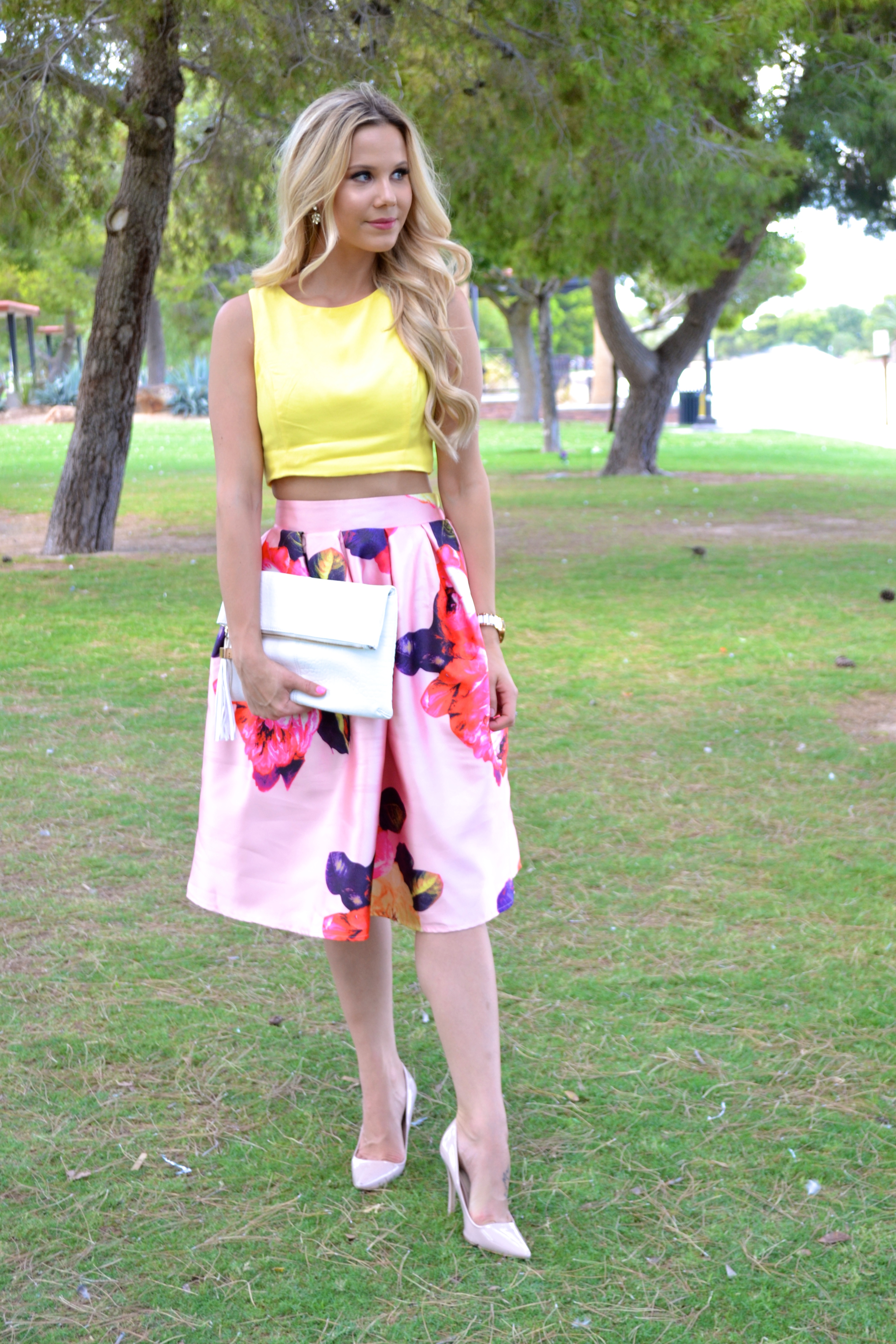 How to Wear a Midi Skirt |glamlifeliving.com|