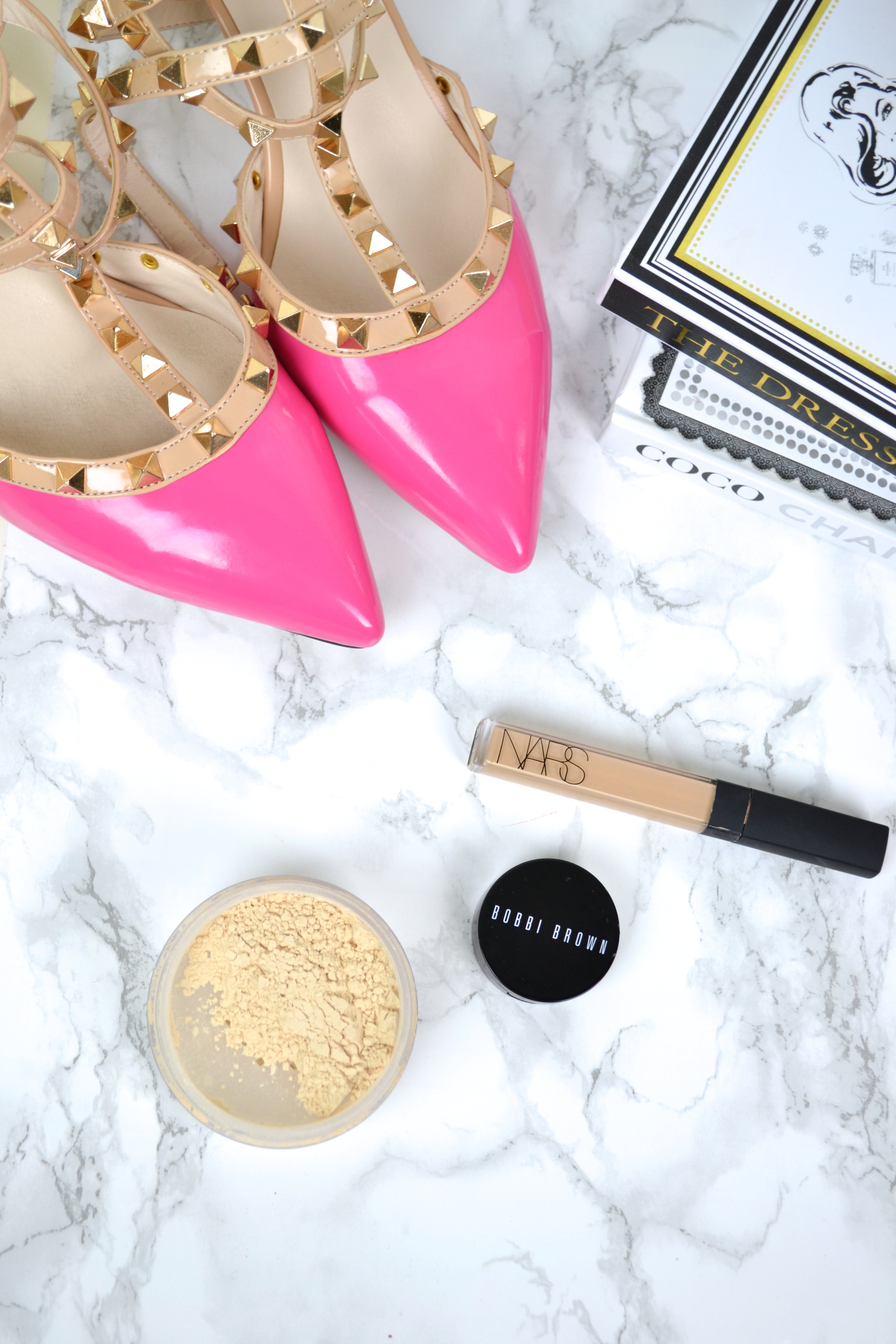 How to Conceal Dark Circes