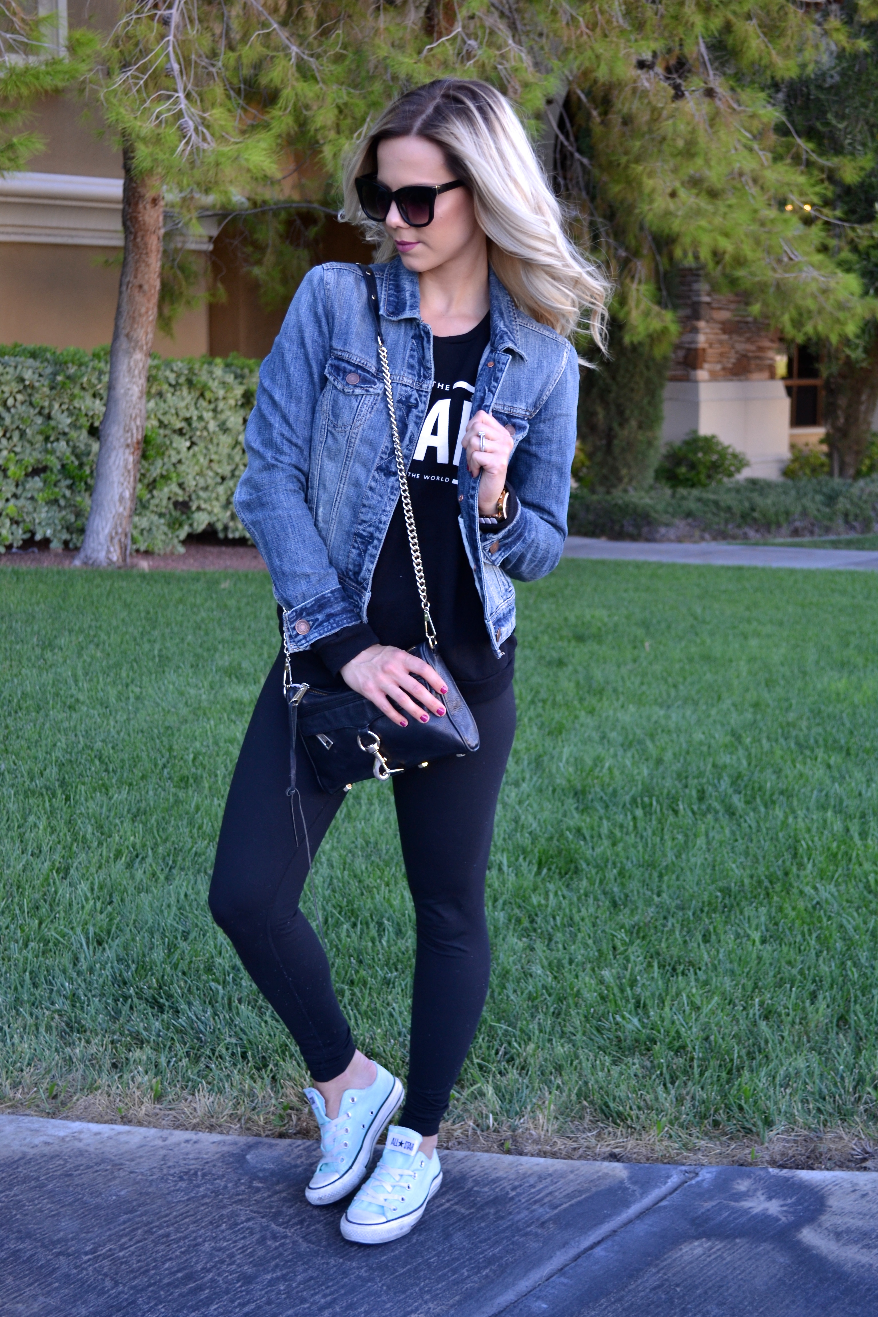 Blogger Style in Denim Jacket, Leggings, and Converse |The Lazy Girl's Guide to Style|