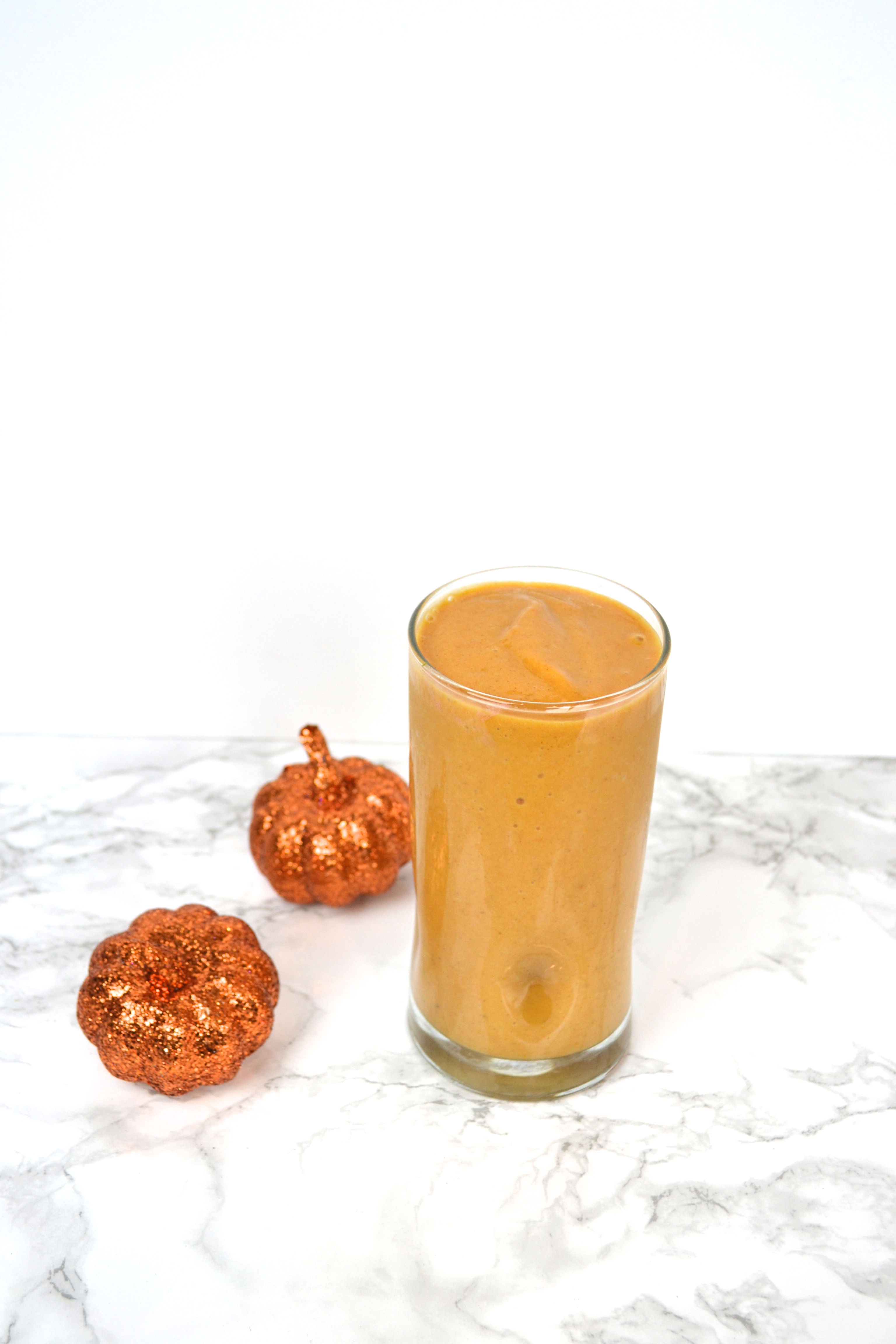 Healthy and Yummy Pumpkin Smoothie Recipe on glamlifeliving.com
