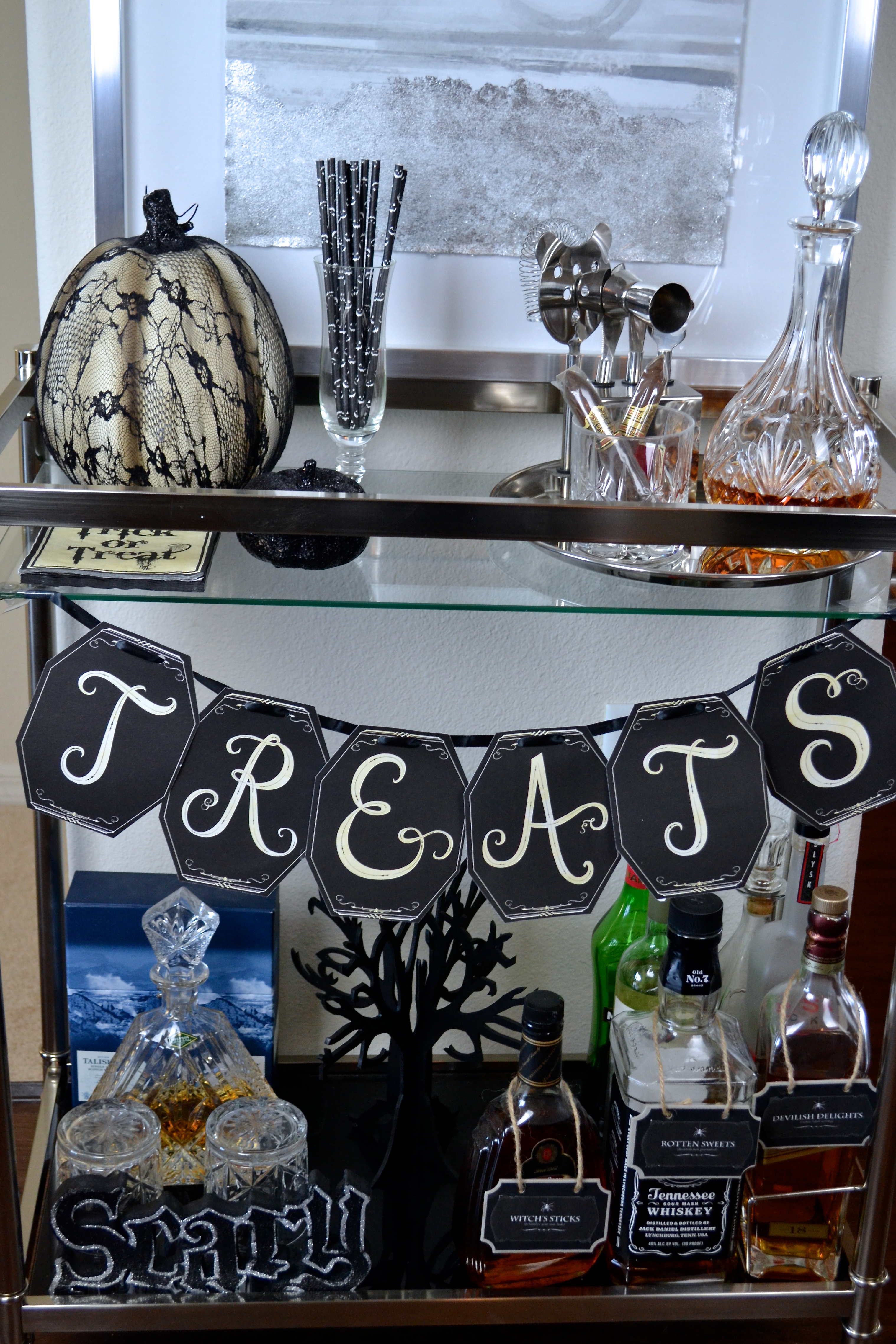 Halloween decoration for your bar cart on glamlifeliving 