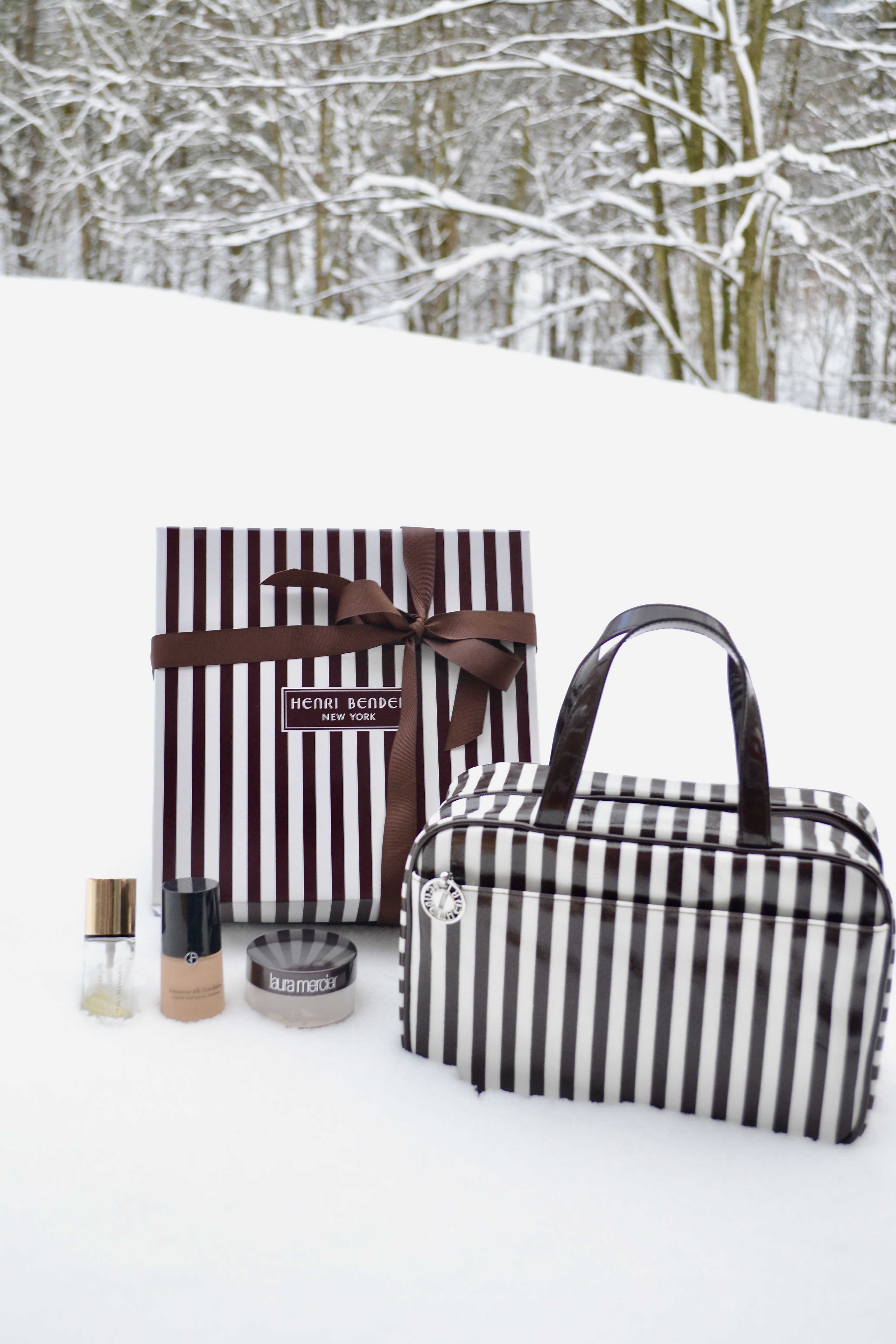 Henri Bendel Makeup Case |How to Travel with Your Makeup Products|