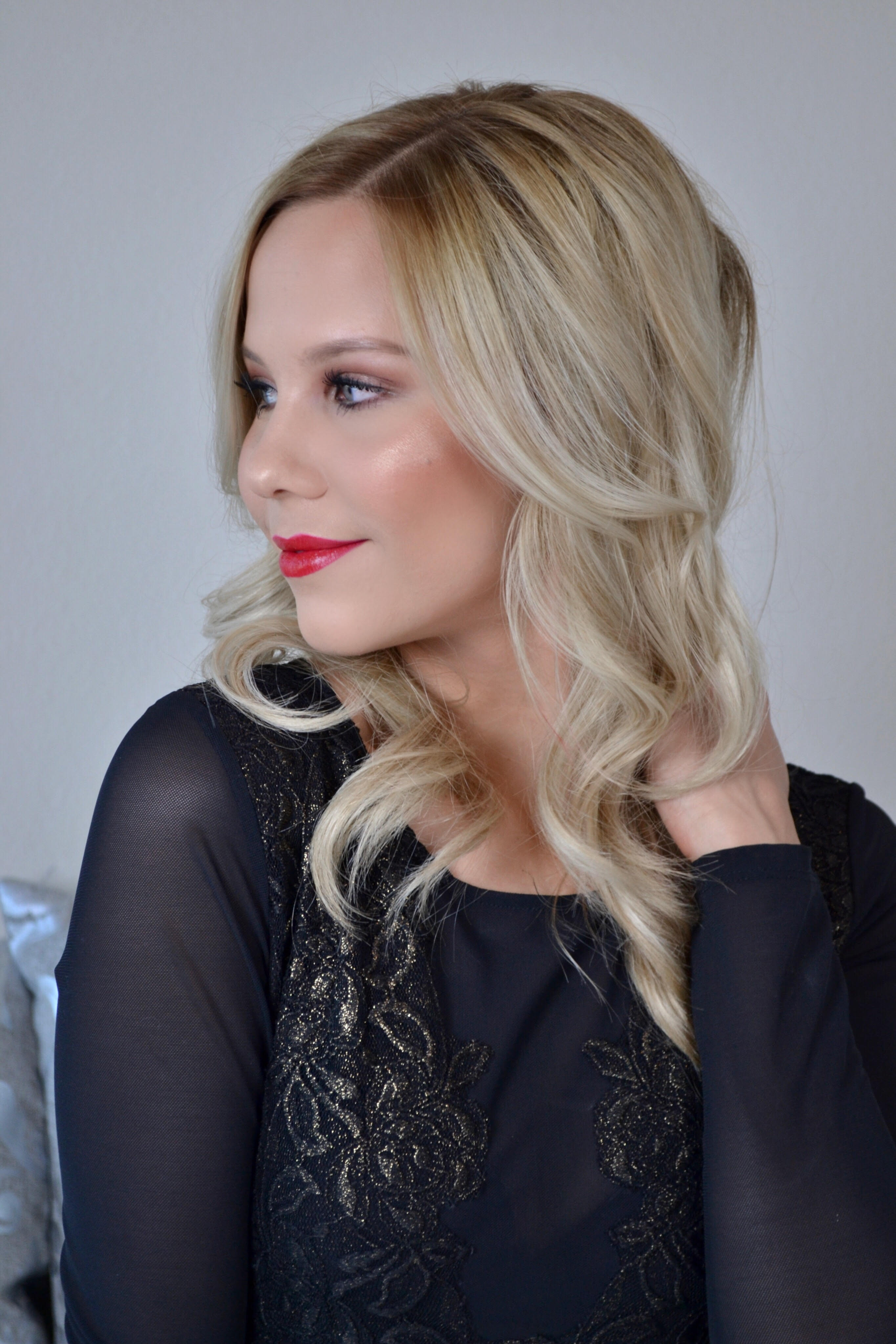 Holiday Makeup Look, red lipstick, curls, blonde hair 