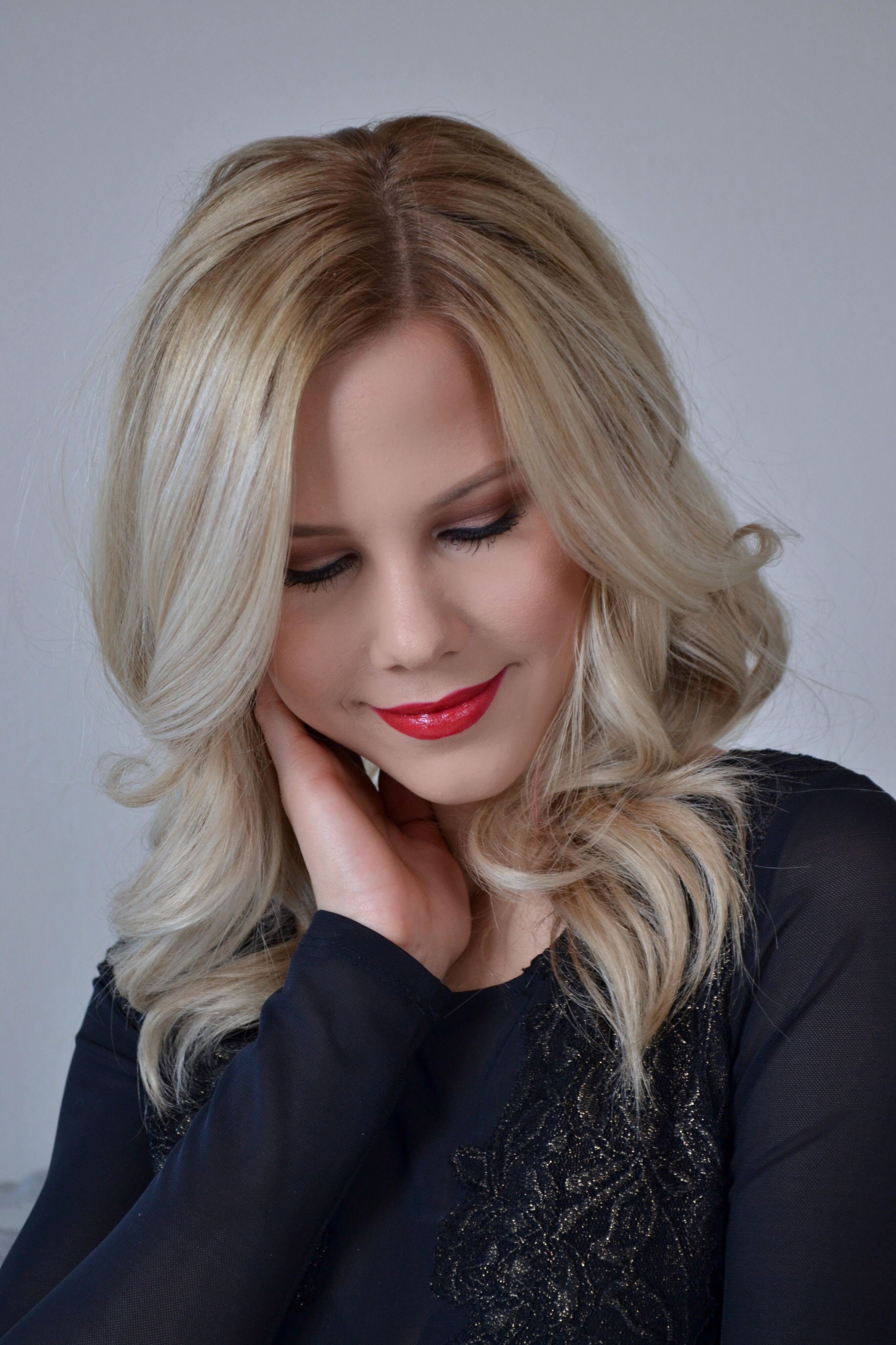 Holiday Curls and Makeup Look with Red Lipstick on Glam Life Living 