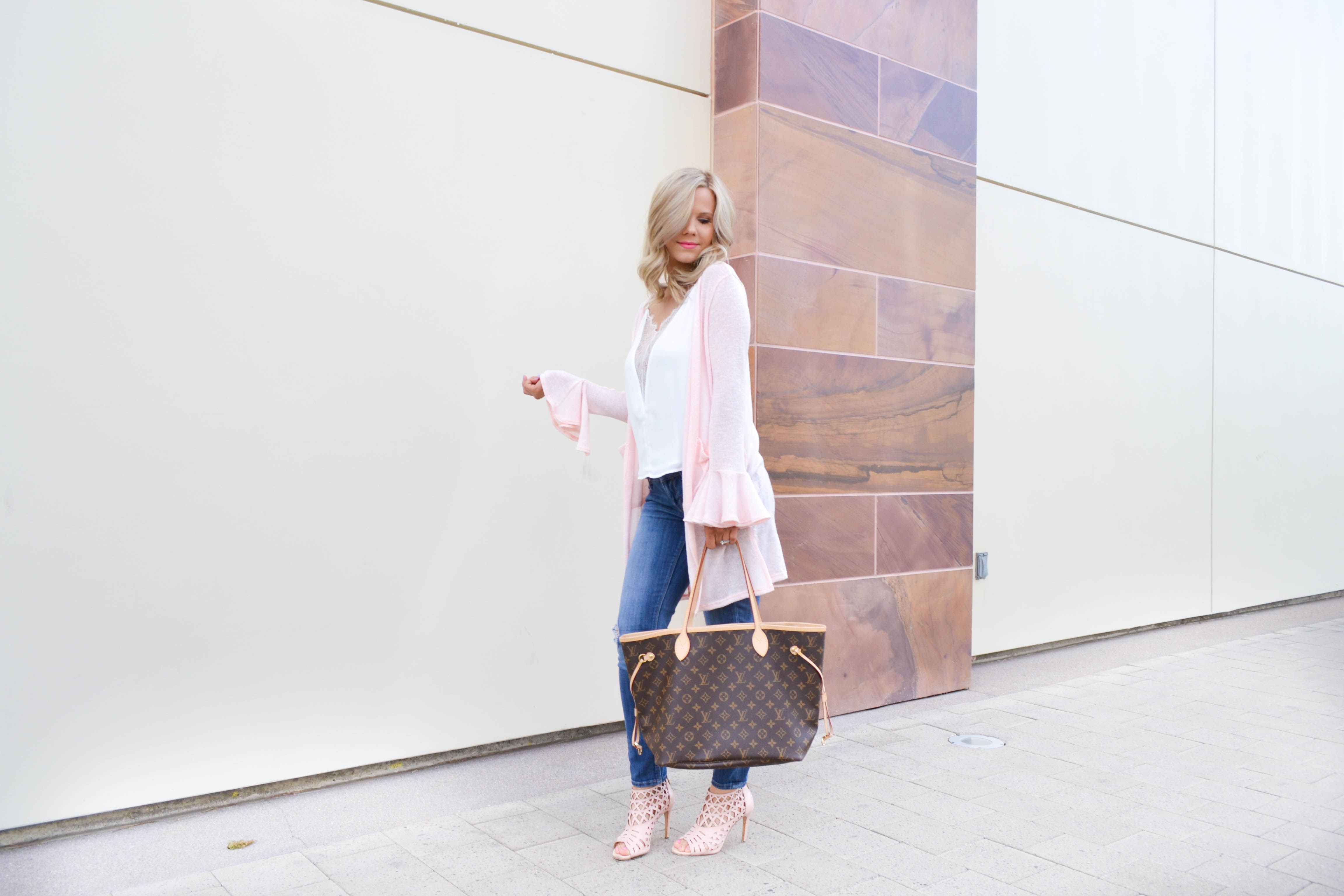 fashion blogger, blogger, spring style, casual style, weekend look, pink ruffle cardigan