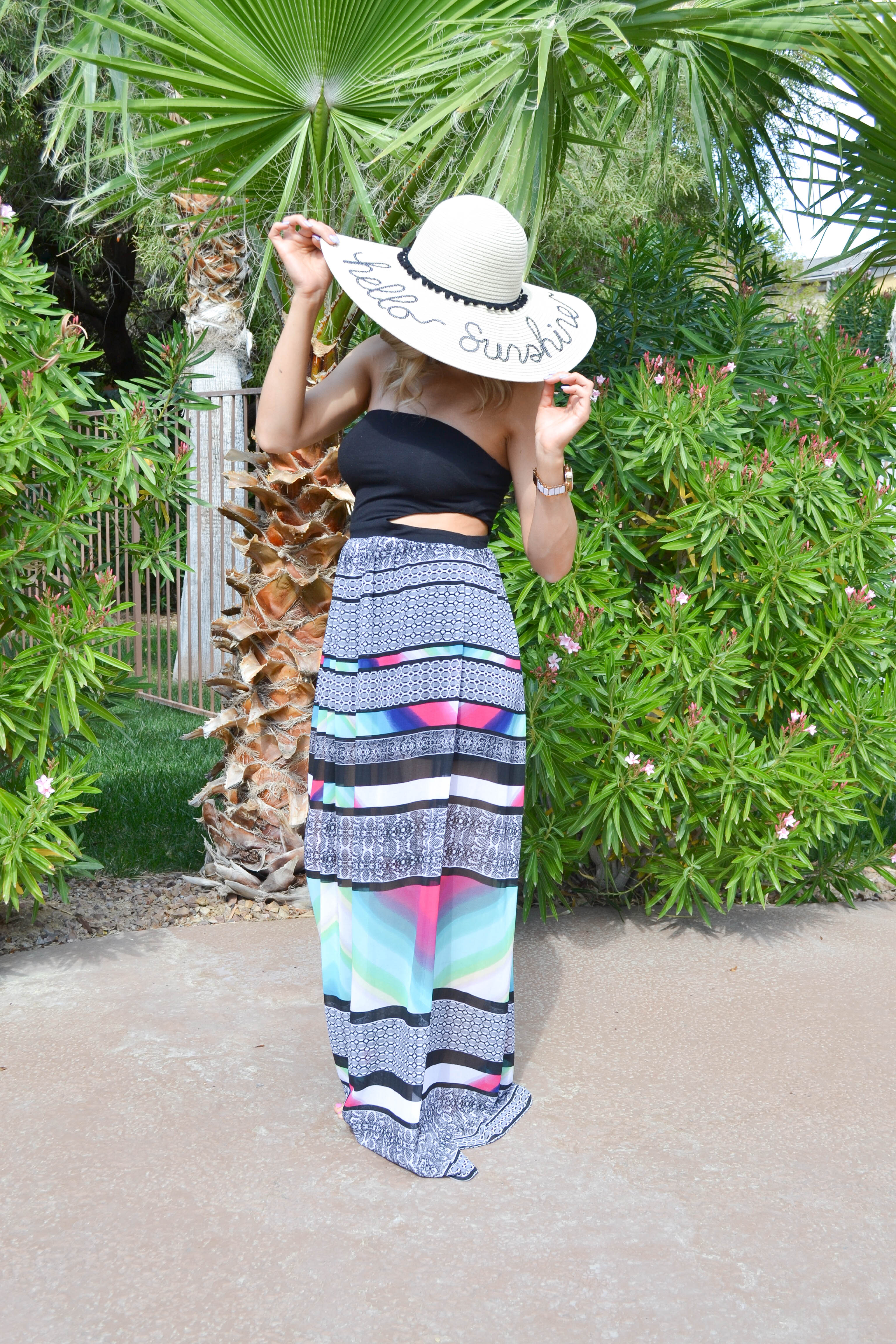 Colorful Tribal Maxi Dress and Beach Hat |What to Wear to the Pool|