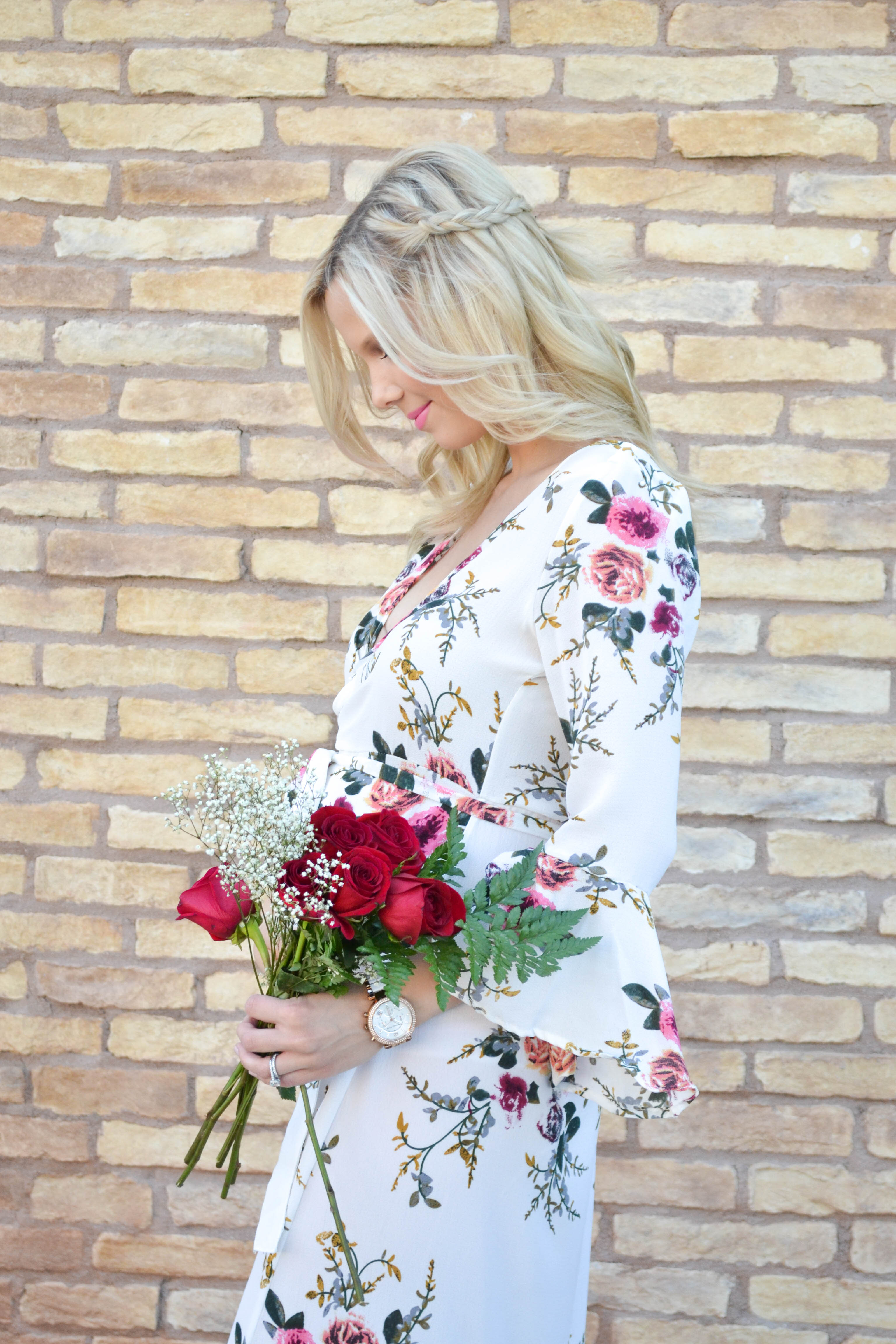 fashion blogger style in floral dress for Spring
