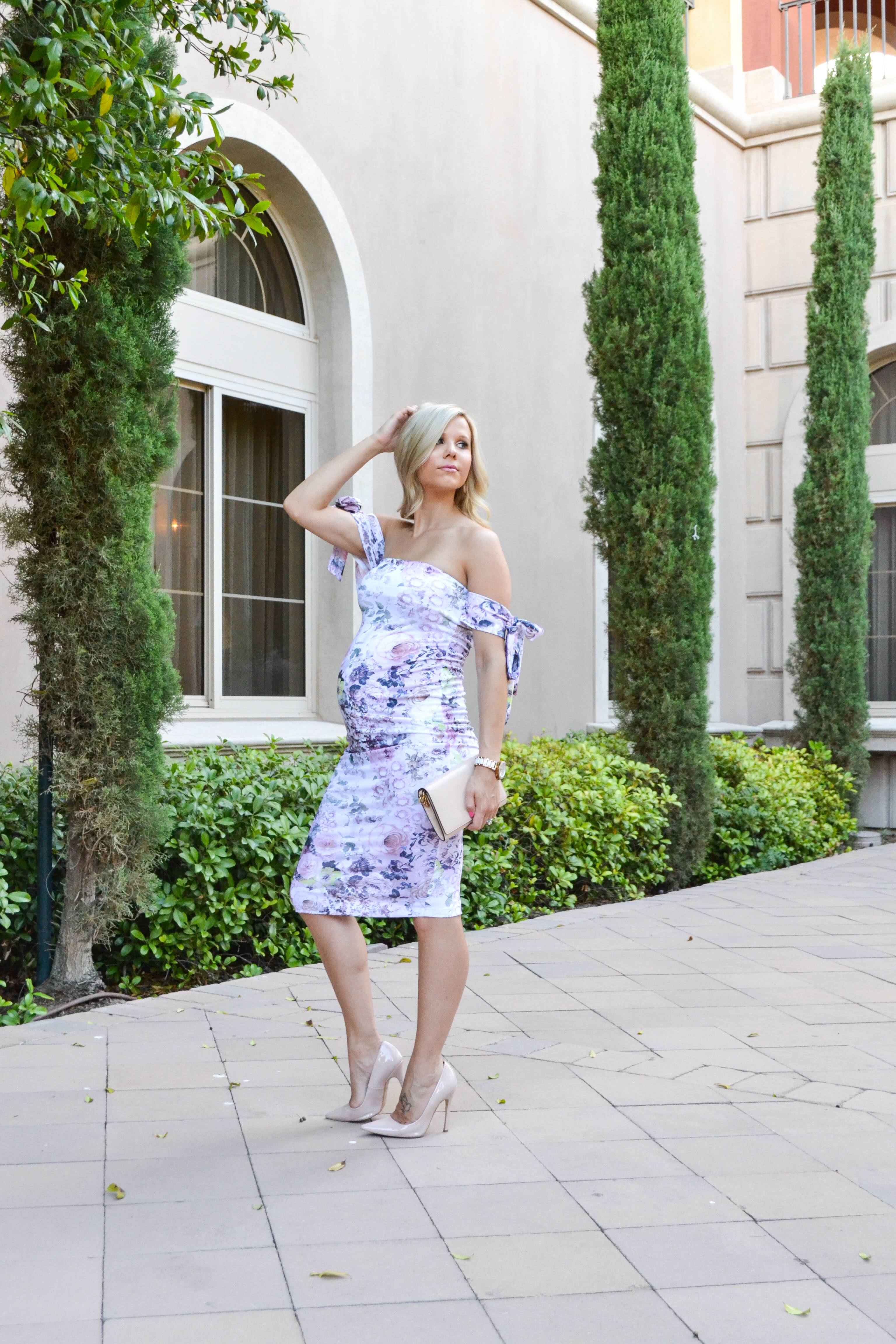 floral bodycon maternity dress | The Perfect Baby Shower Dress|