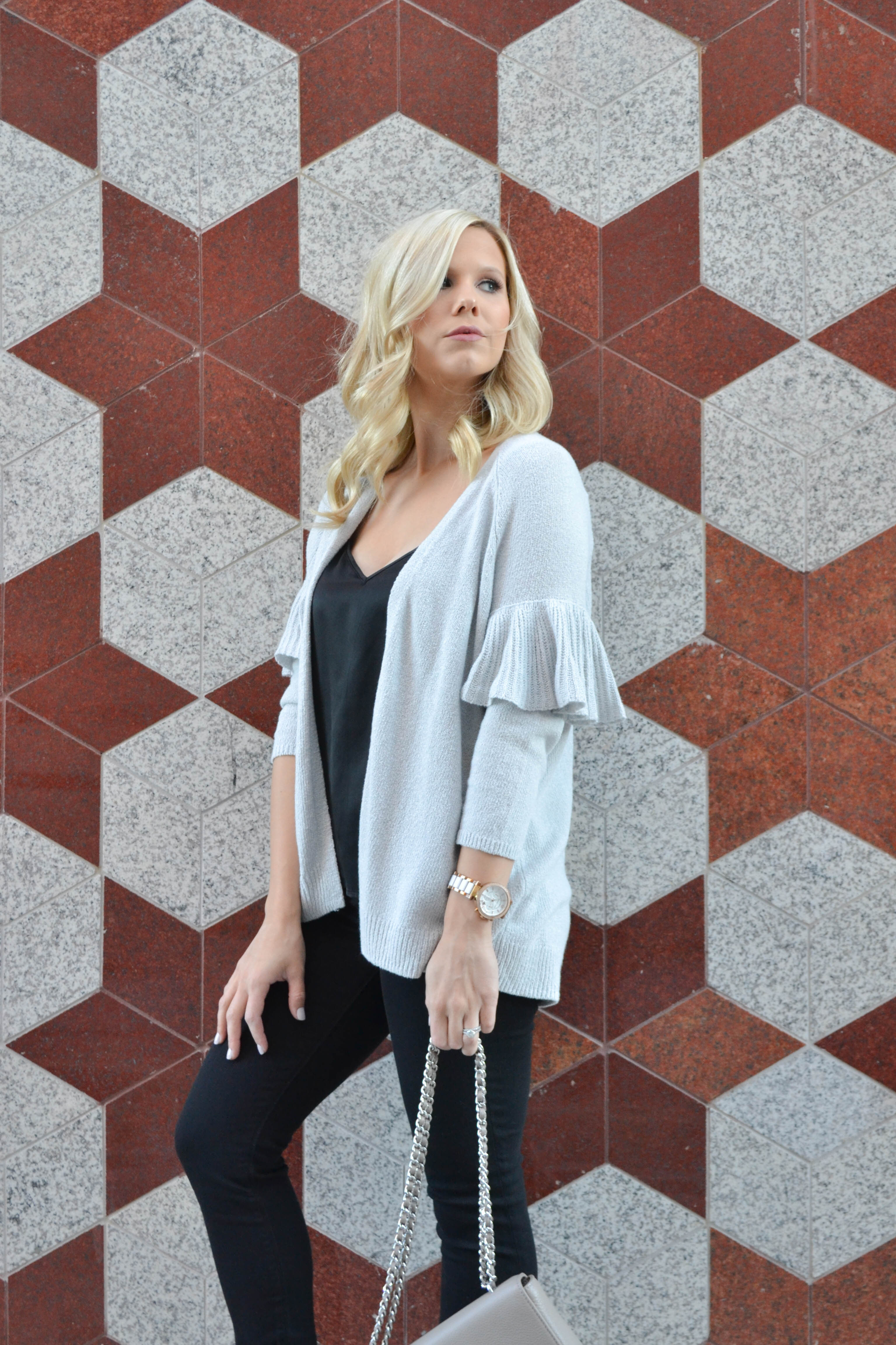 grey cardigan with ruffle on the sleeve, fall fashion, fashion blogger