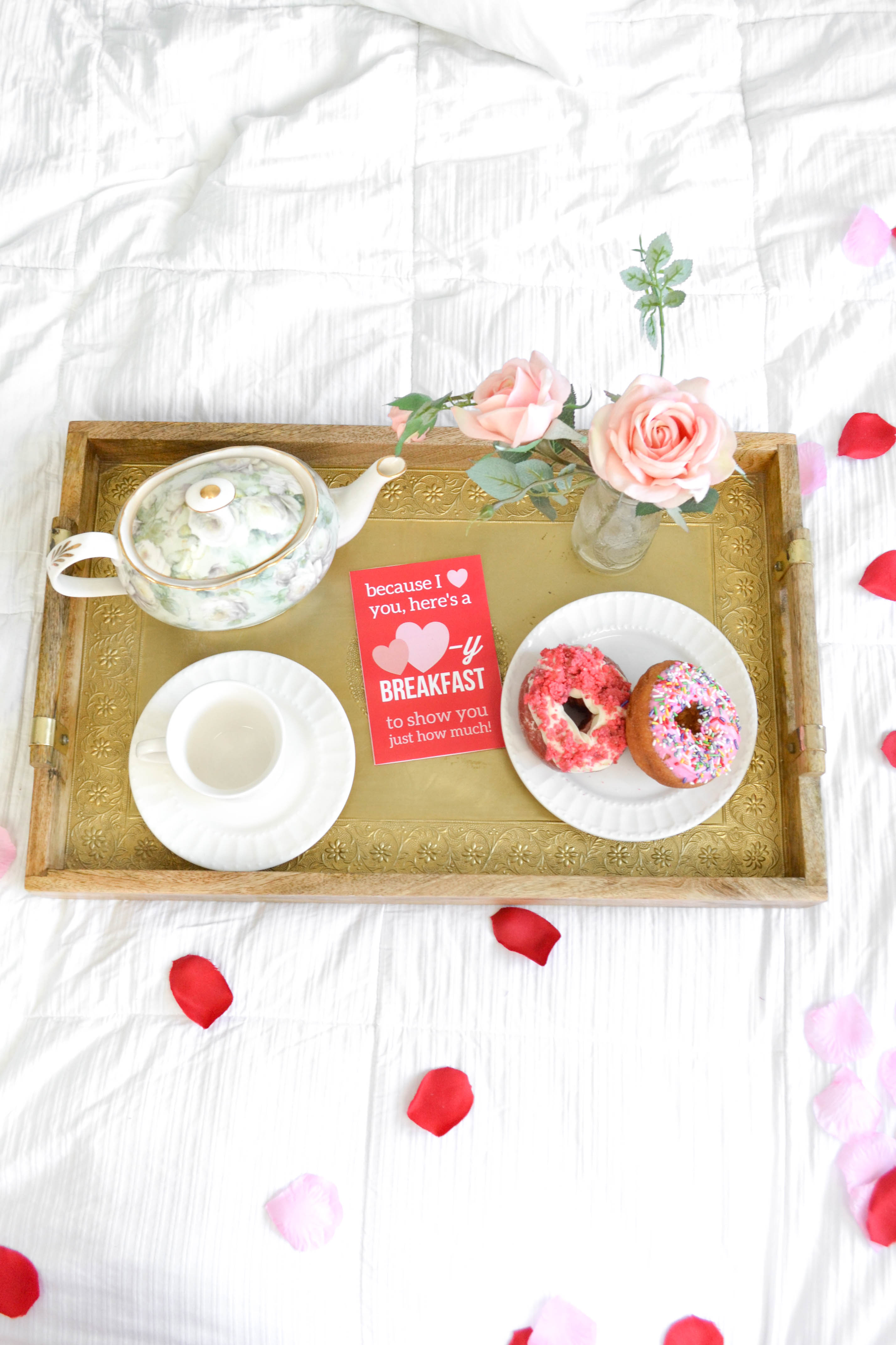 breakfast in bed, valentine's day breakfast, 5 easy valentine's breakfasts