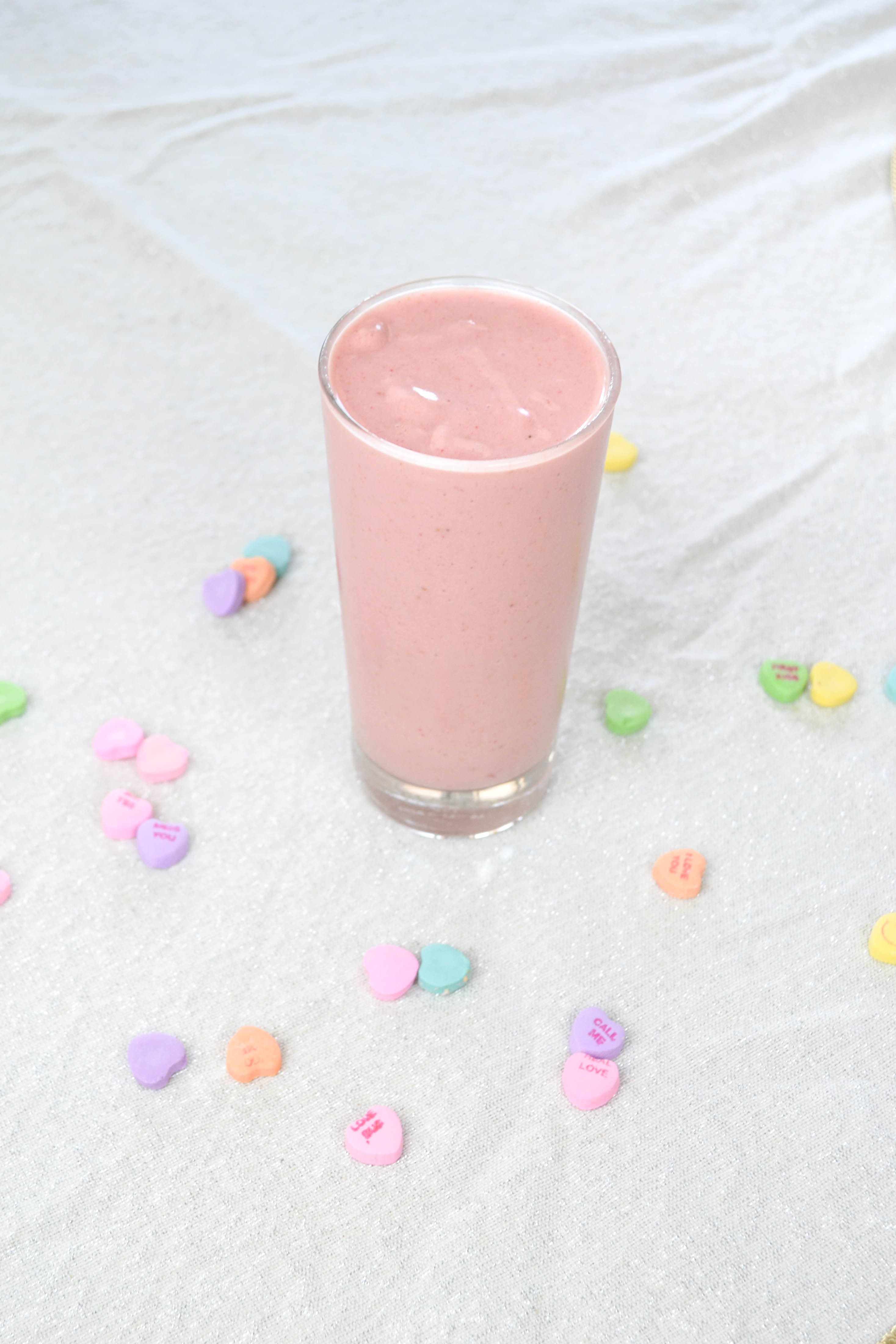 strawberry smoothie for Valentine's Day 