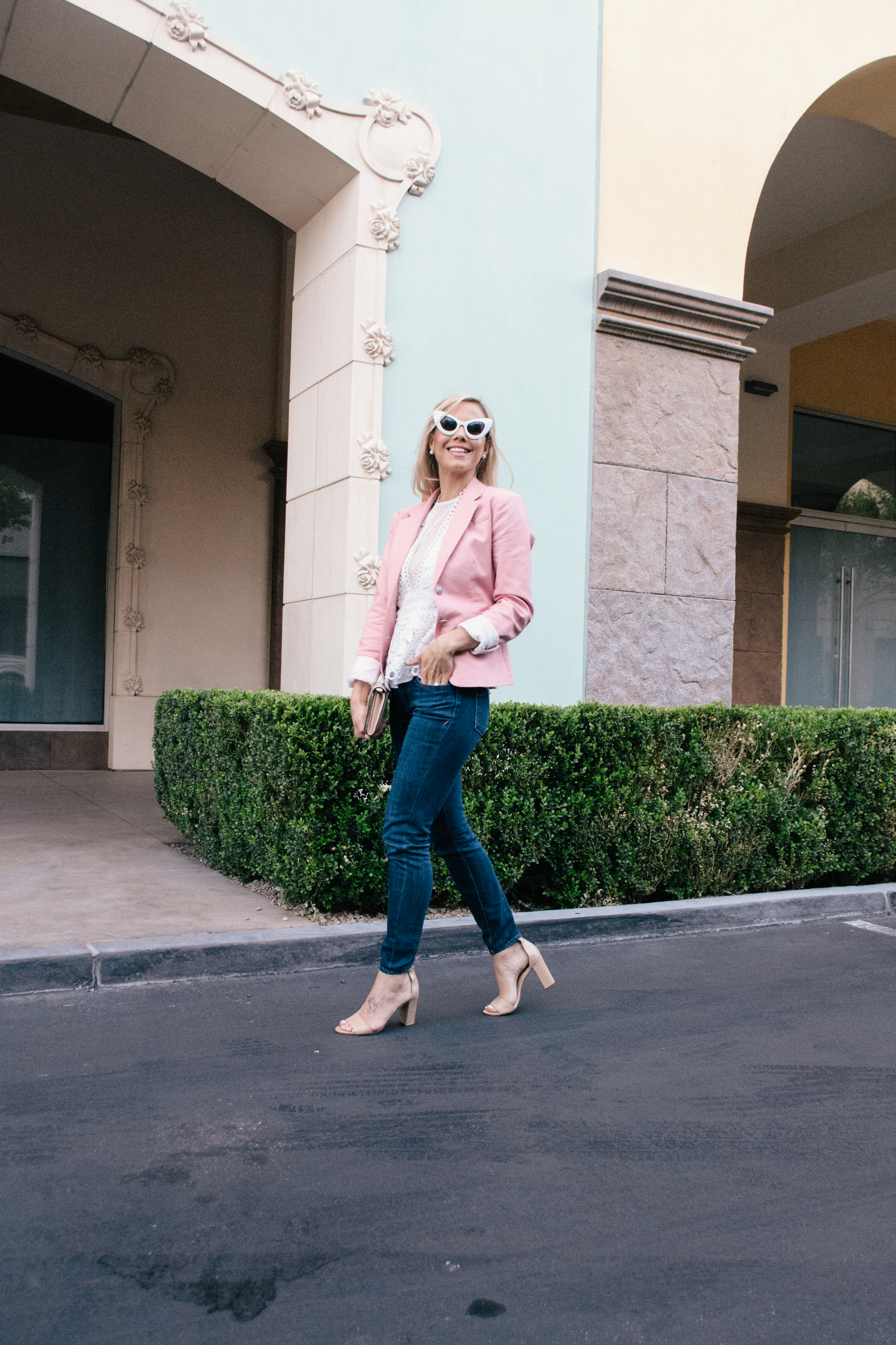 Las Vegas Fashion Blogger, pink blazer and jeans