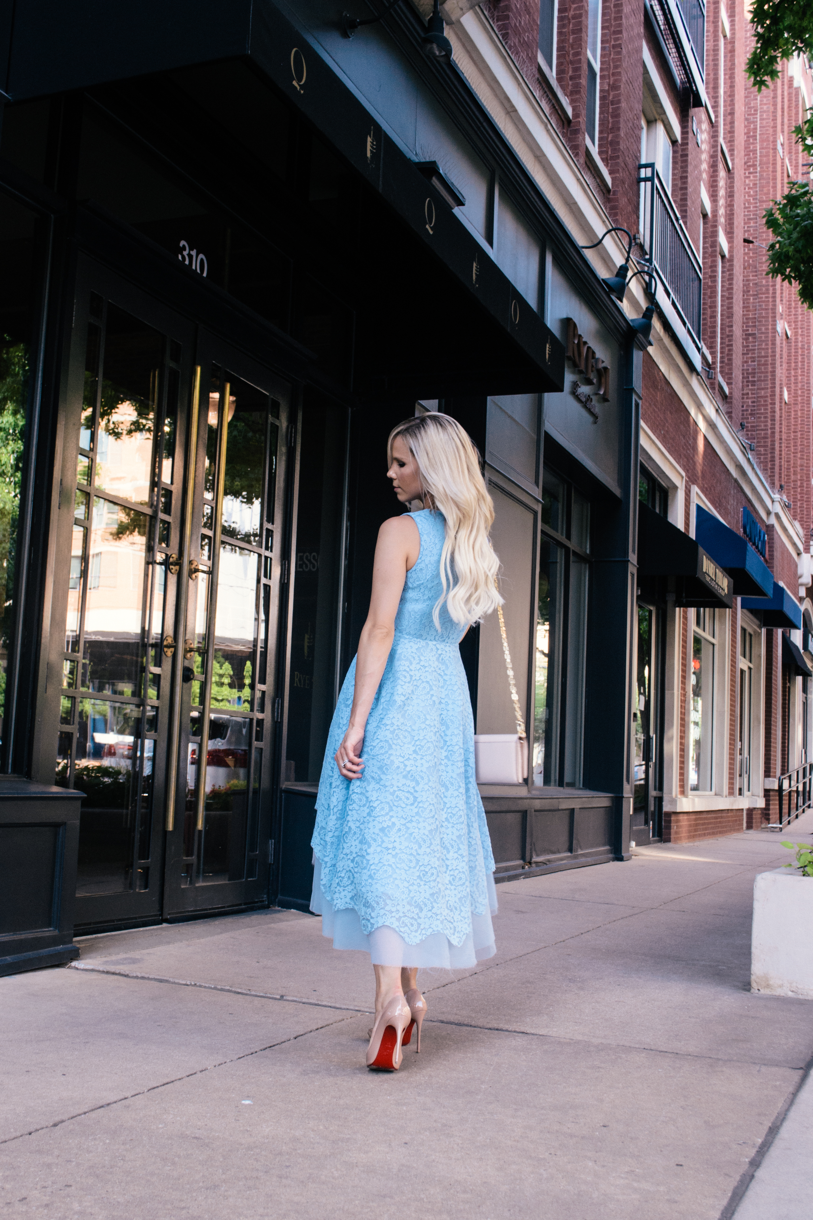 blonde Dallas blogger, Texas blogger, blue dress, what to wear to prom, what to wear to a wedding