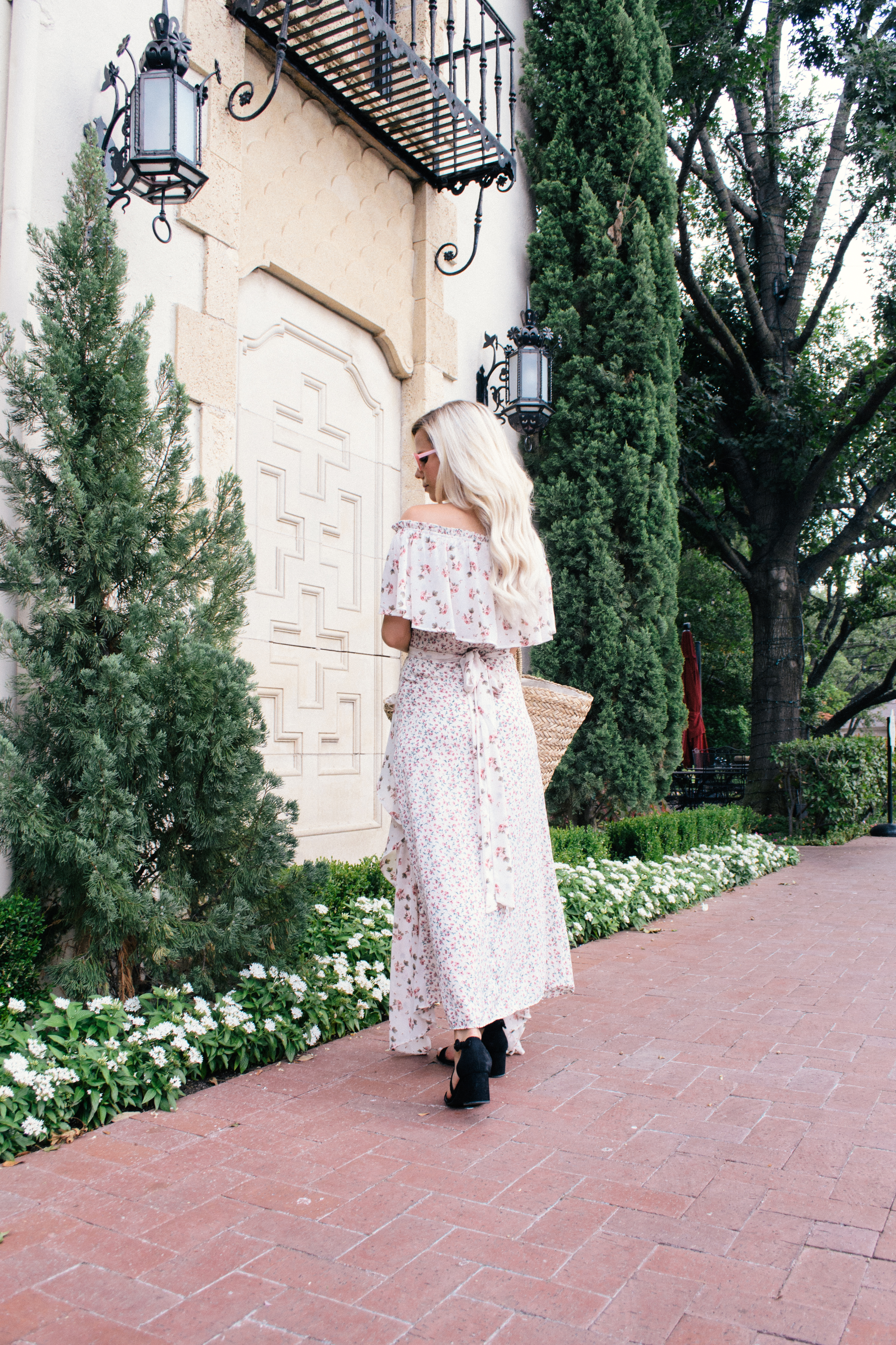 pink rose floral contrast maxi dress, blonde Dallas blogger, Dallas fashion blogger