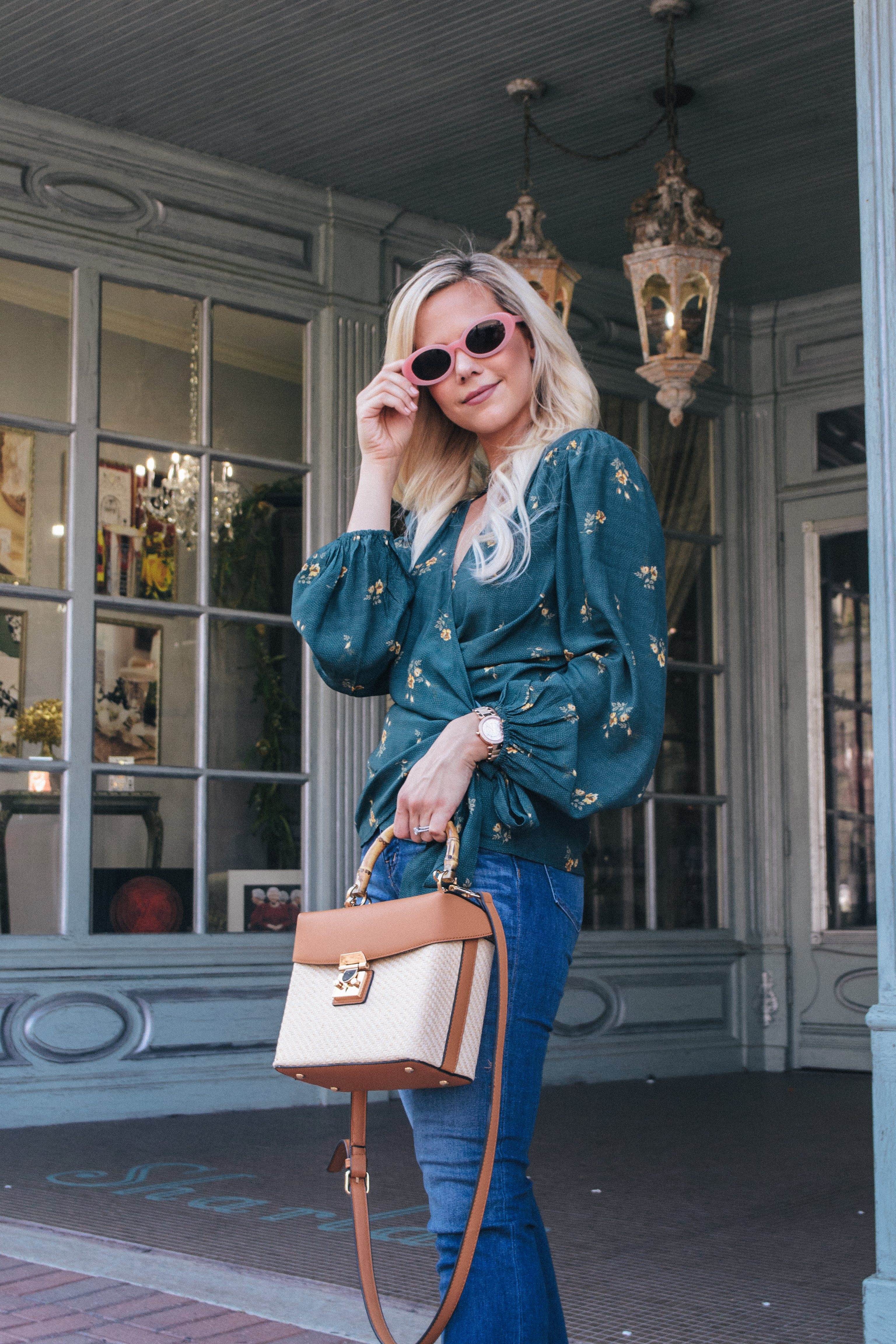 Look chic and stylish in no time at all with these tips for getting ready fast! Looking good doesn't have to take a lot of time in the morning! #fashion #fallfashion #fallstyle