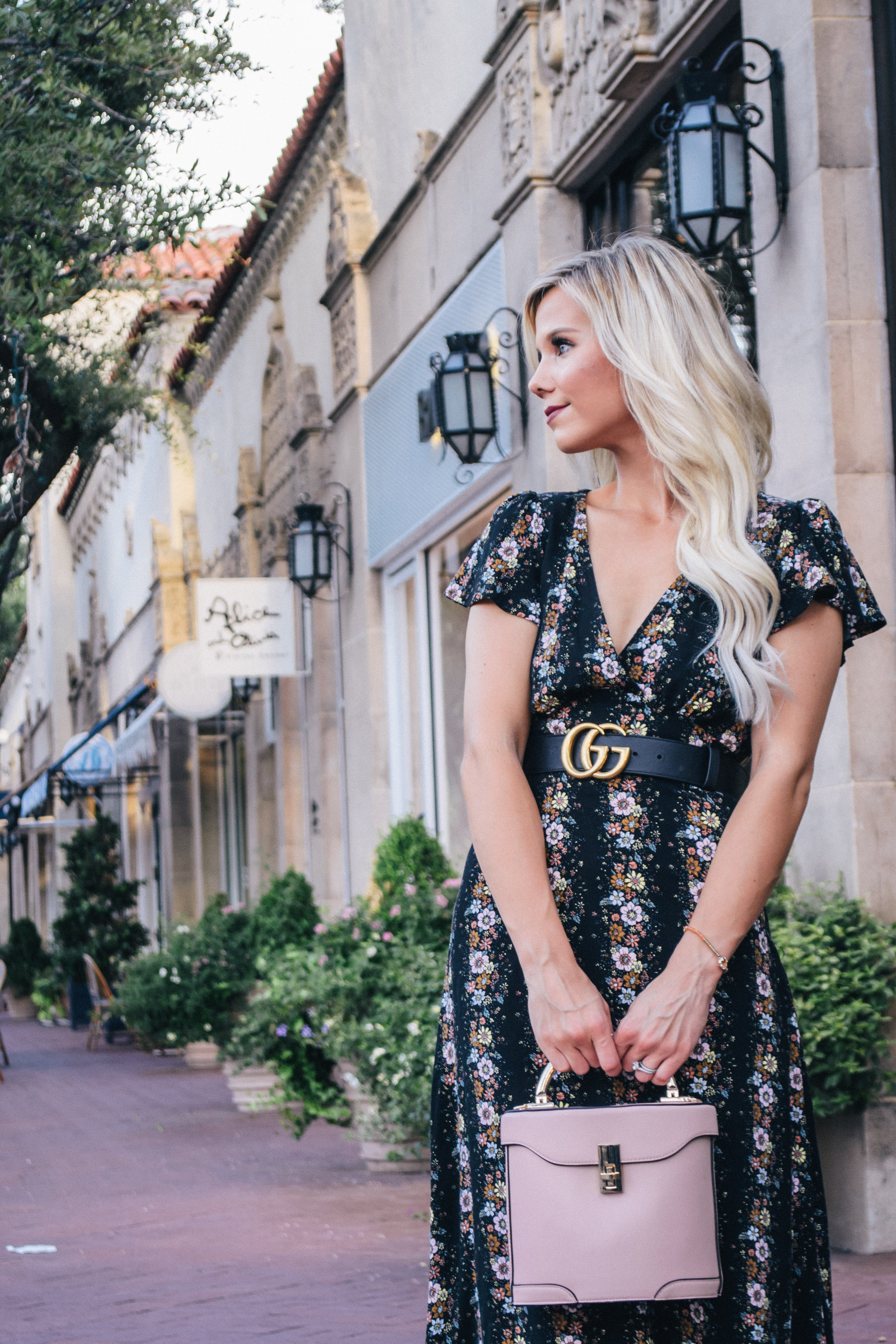 Get fall ready in this dark floral maxi dress and black and gold Gucci belt from Glam Life Living #fashion #falloutfit #fallstyle