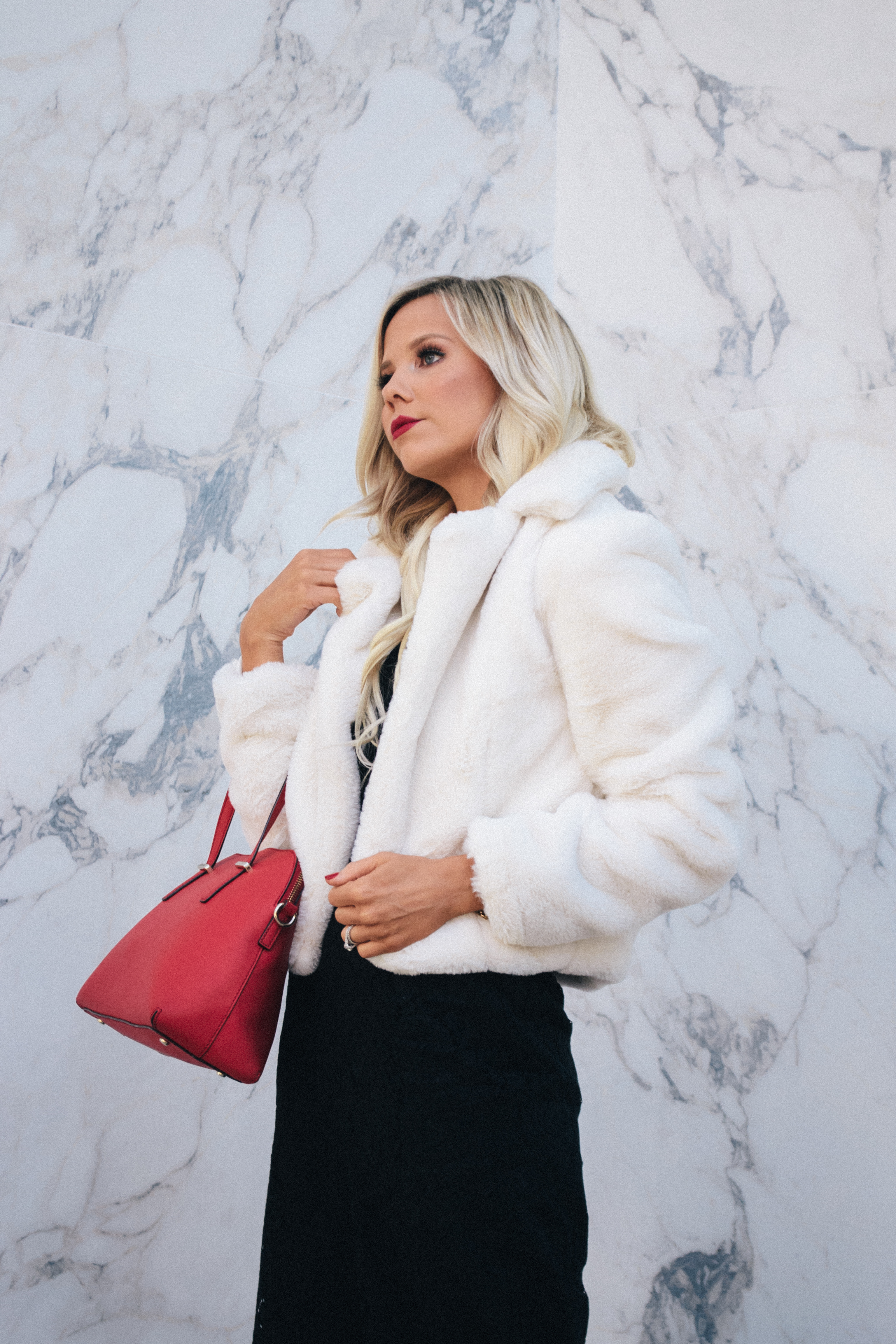 Old Hollywood Glamour #holidayglamour #holidayglam #fauxfurcoat