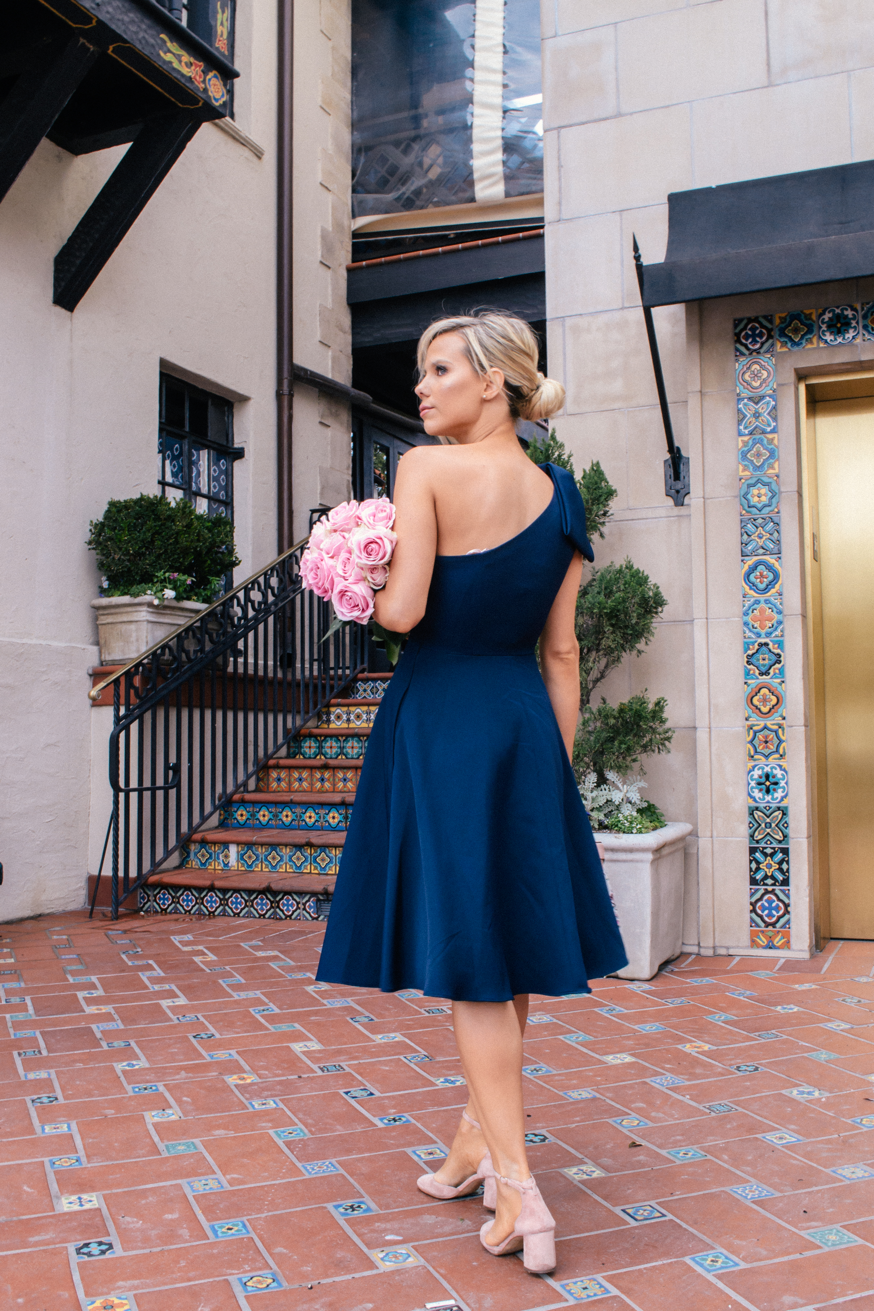 Yvonne dress for Gal Meets Glam Collection, navy occasion dress, winter wedding outfit, what to wear to a wedding, how to wear a dress in the winter #galmeetsglam #winterwedding #navydress #springstyle