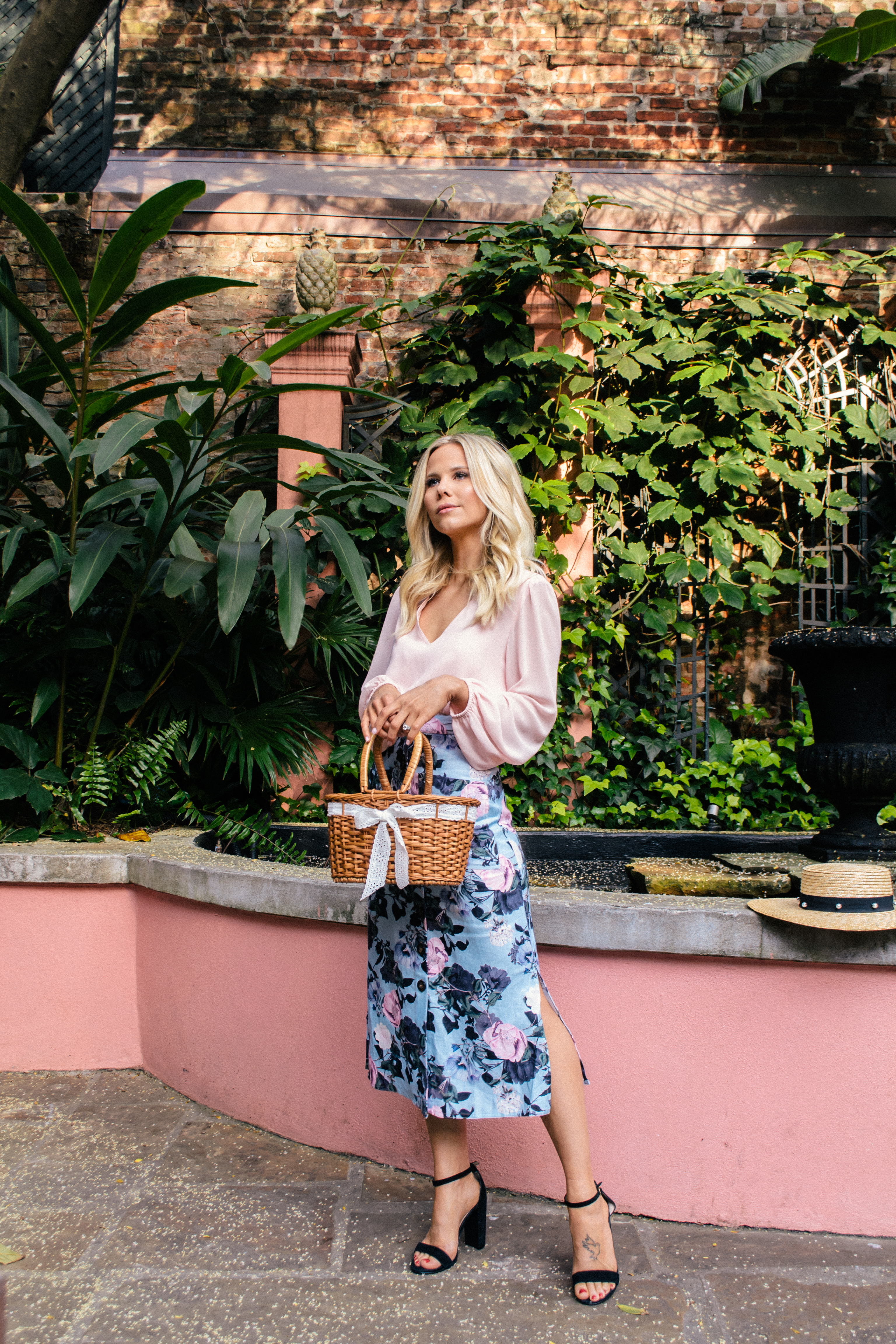 Fashion Blogger Glam Life Living in Spring Outfit 2019