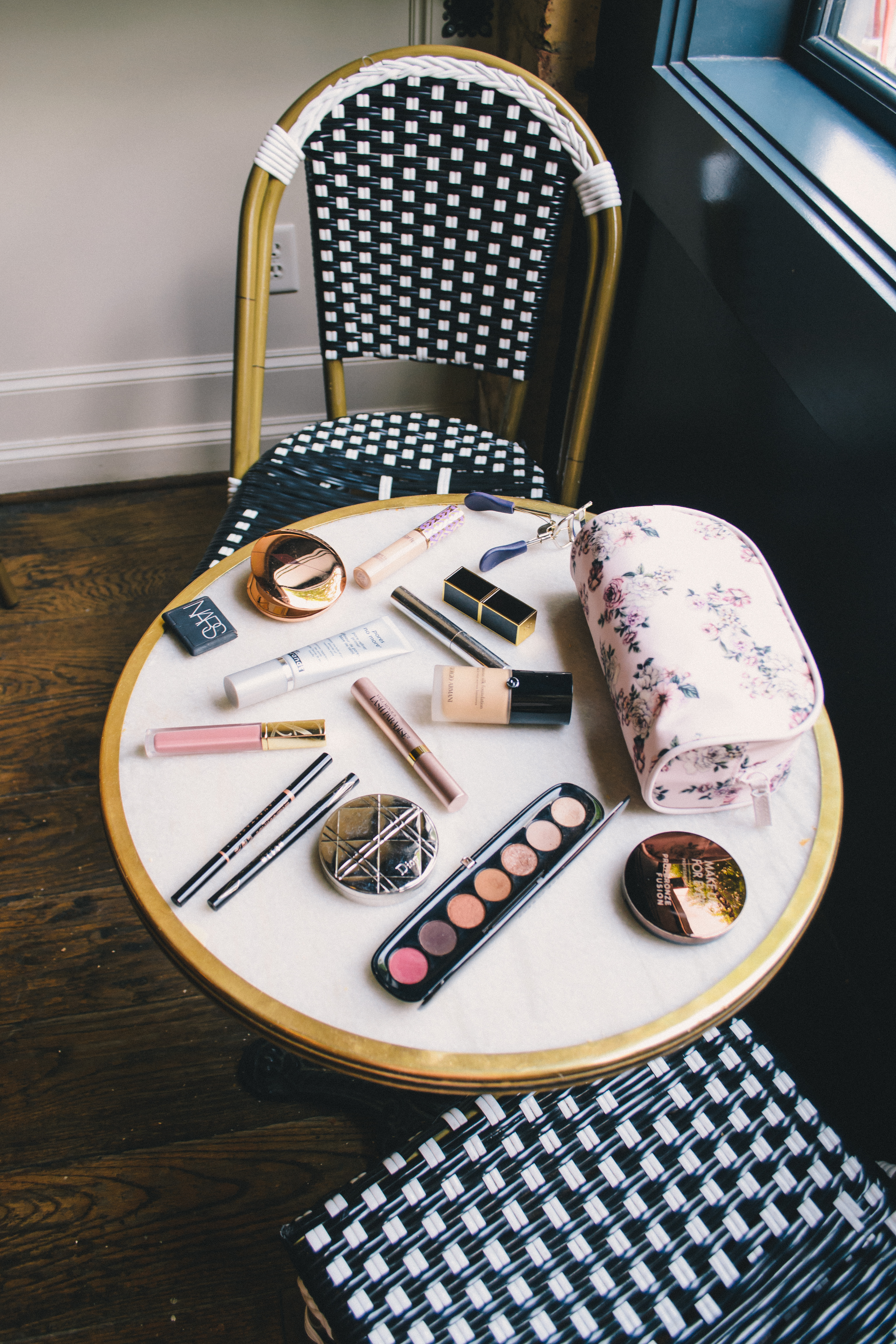 Sephora 2019 VIB Sale, What's in My Makeup Bag, luxury makeup products, high end makeup products, Glam Life Living makeup, Hannah McDonnell makeup, floral makeup bag #makeup #sephorasale #vibsale #luxemakeup