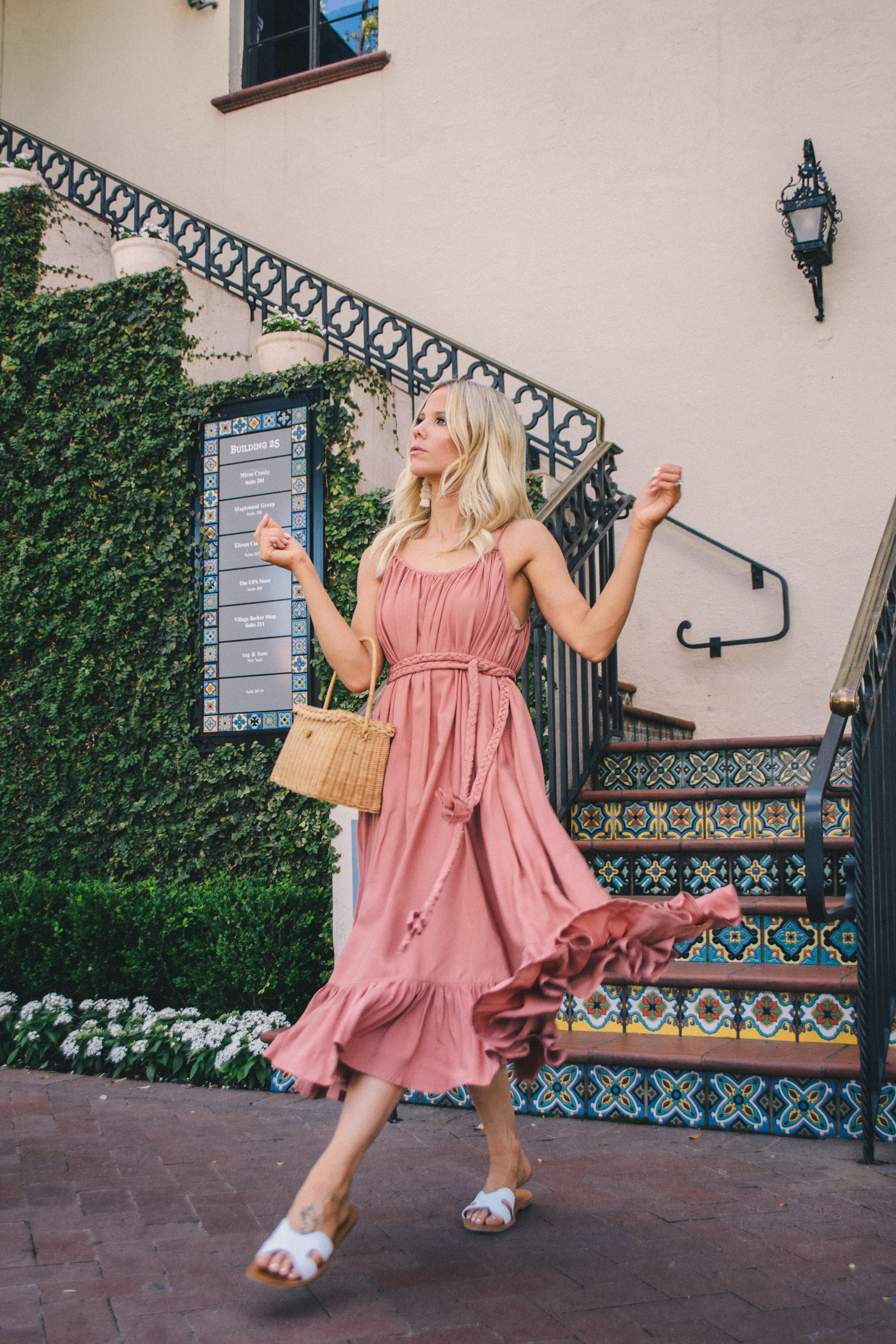 The perfect dress for a beach getaway, coral greek tie dress, what to bring on a beach vacation #beachgetaway 