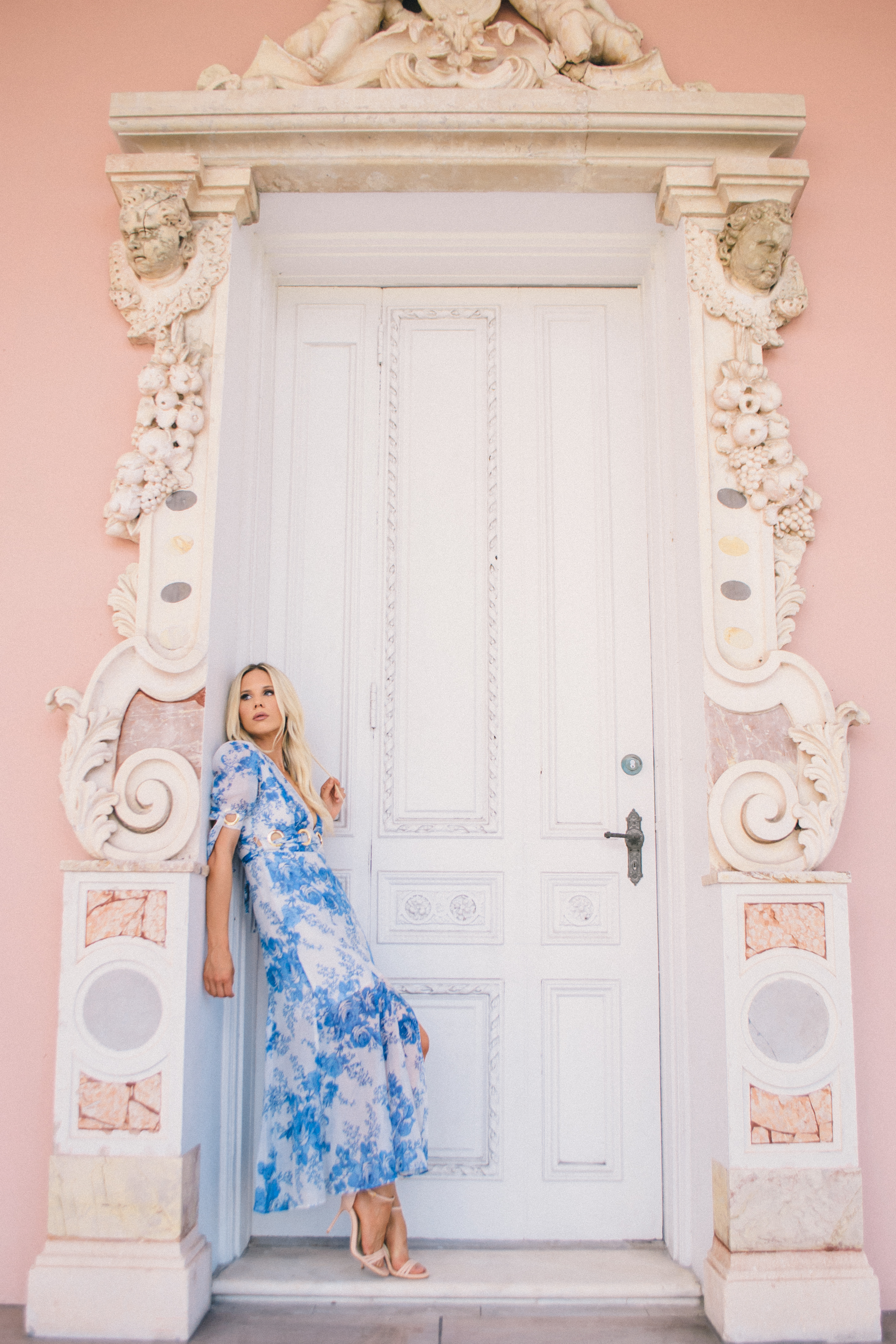 The Ringling Museum Sarasota, Sarasota Blogger, Sarasota Instagram spots, #theringlingmuseum Only Everything Midi Dress Alice Mccall, blue floral maxi dress, summer style, Glam Life Living, feminine stye, feminine glam style #alicemccall #glamlifeliving 