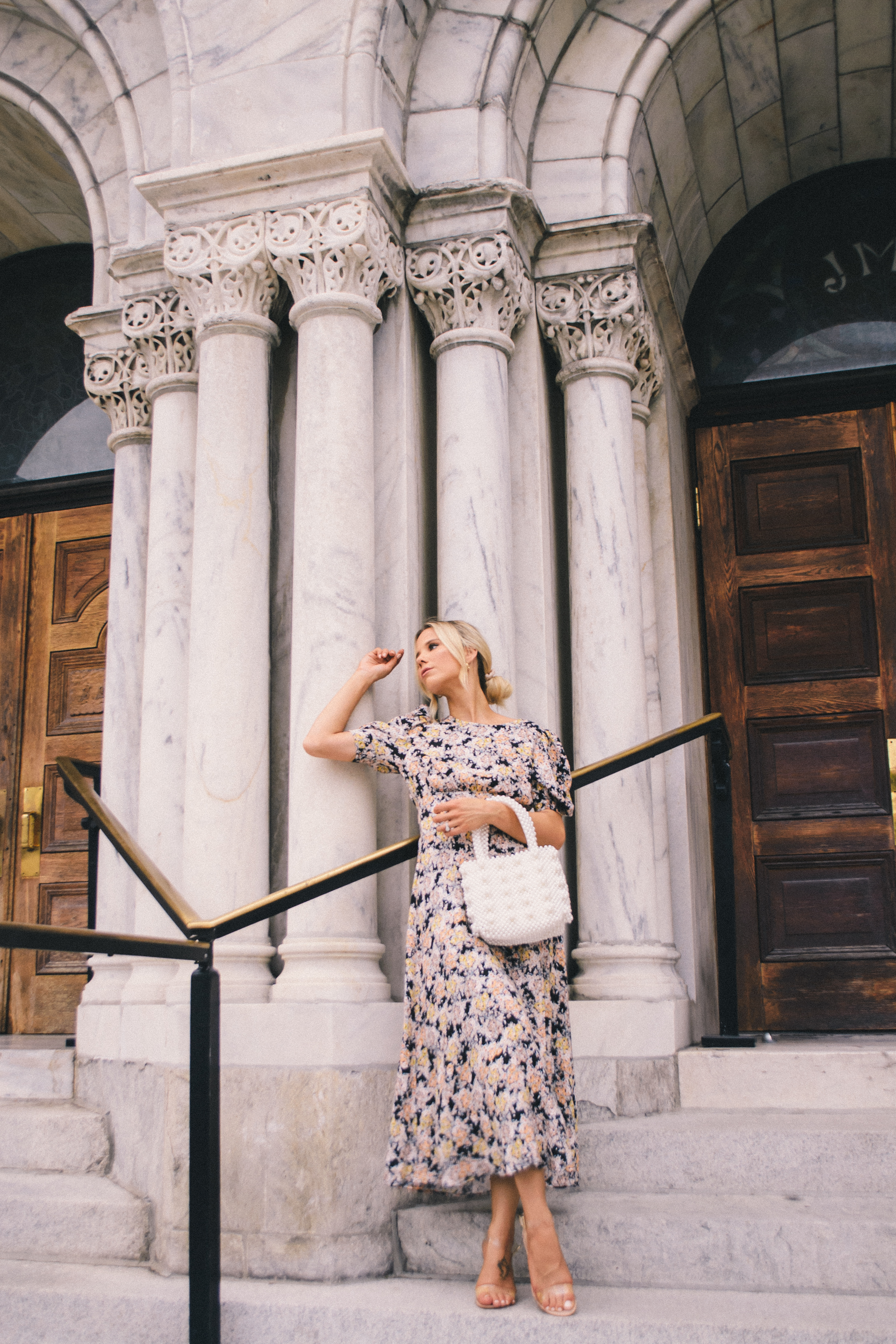 Fall wedding guest dress, floral puff sleeve dress, fall florals, fall outfit, fall style, fall style 2019, #falloutfit #fallstyle #fallflorals 