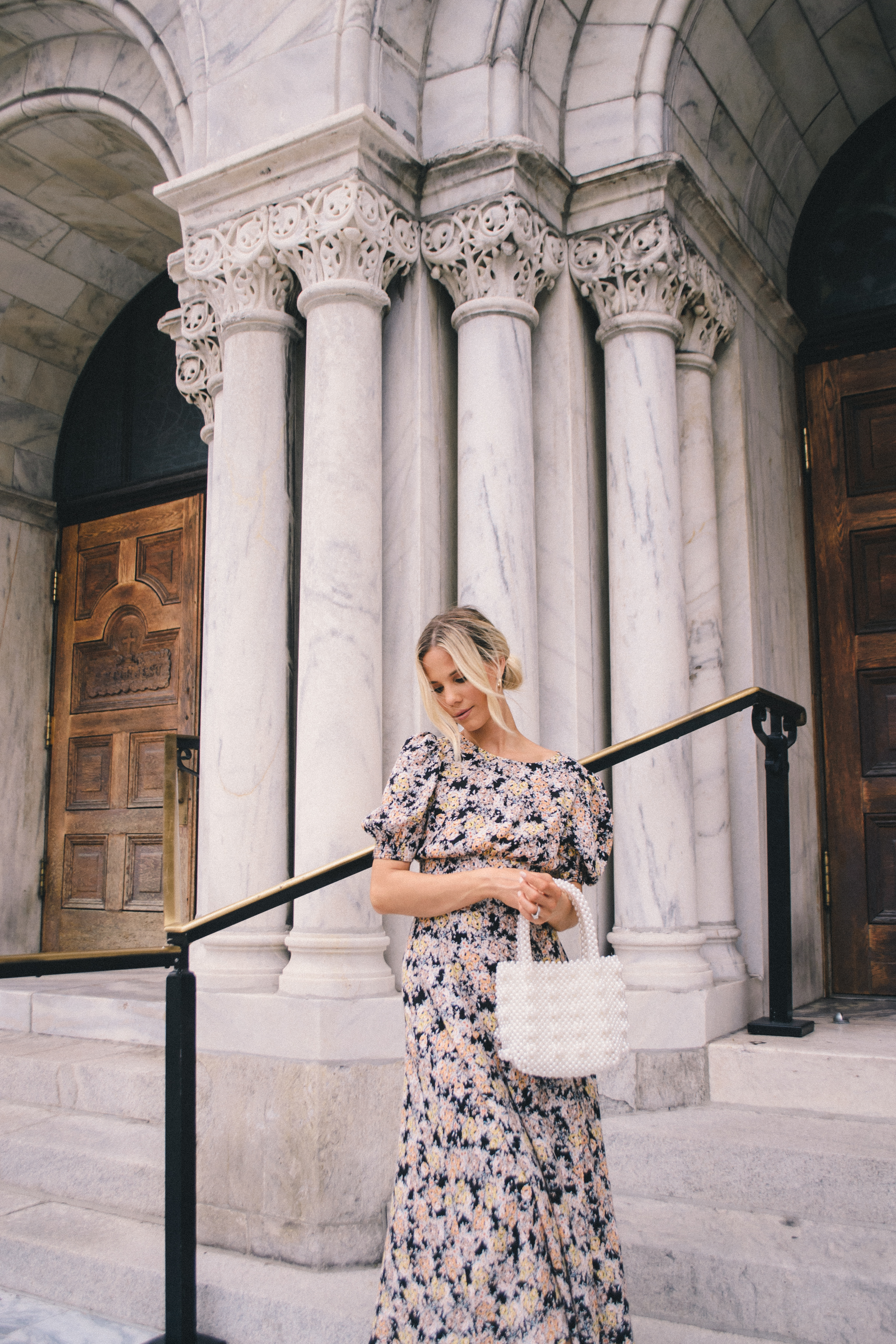 Fall wedding guest dress, floral puff sleeve dress, fall florals, fall outfit, fall style, fall style 2019, #falloutfit #fallstyle #fallflorals 