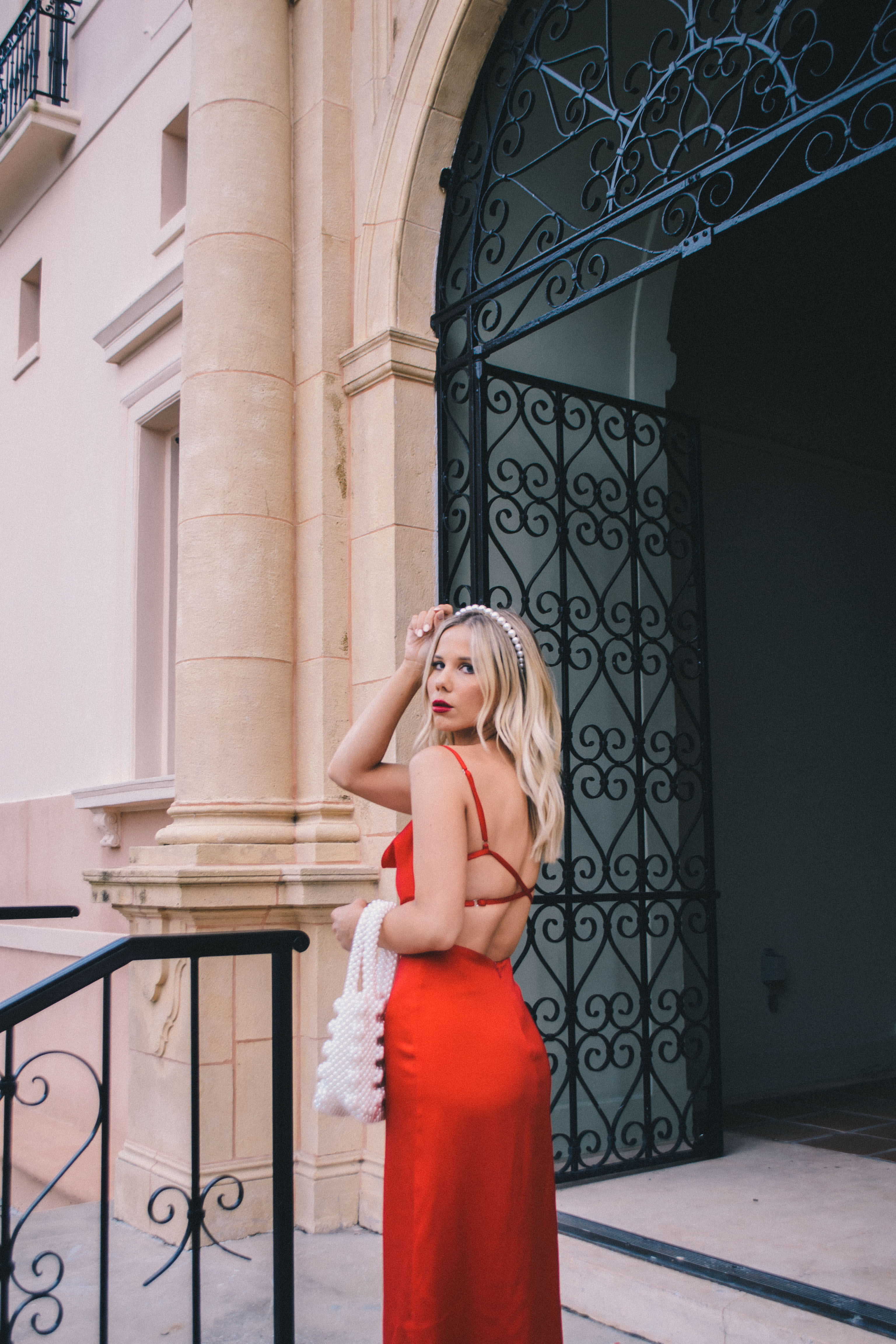 red holiday dress, red slip dress, satin dress, Christmas dress, holiday outfit #holidaystyle #redslipress