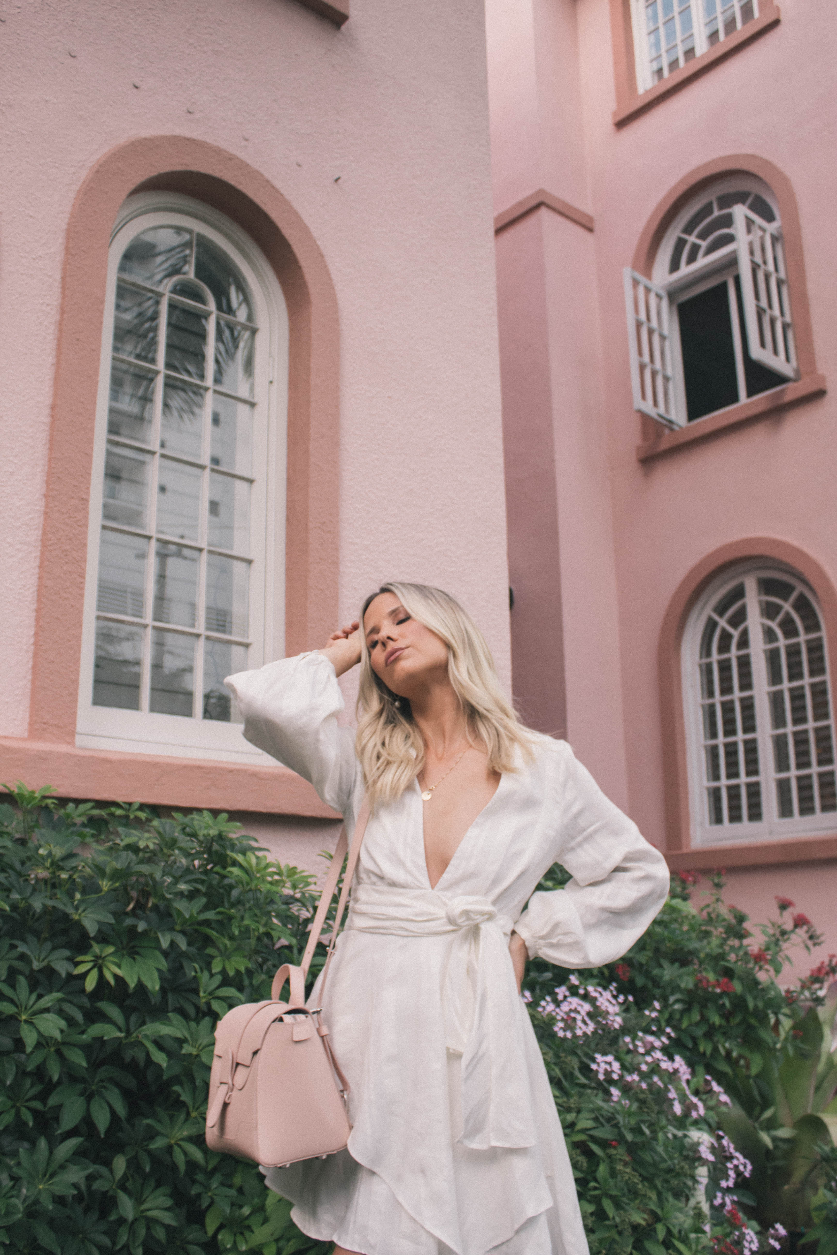 little white dress for spring #whitedress #springstyle #springfashion 