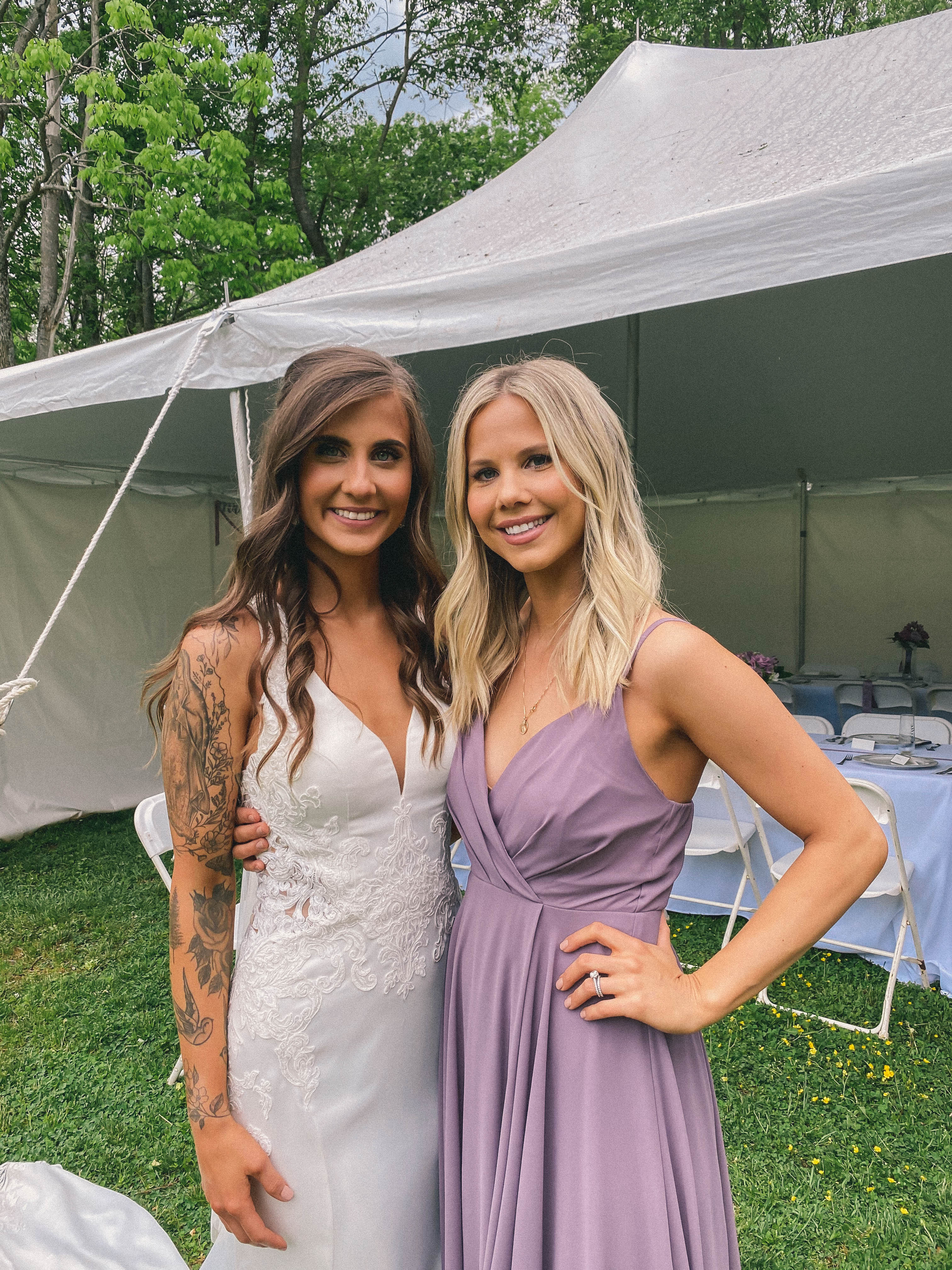 Bride and Bridesmaid country wedding #farmwedding