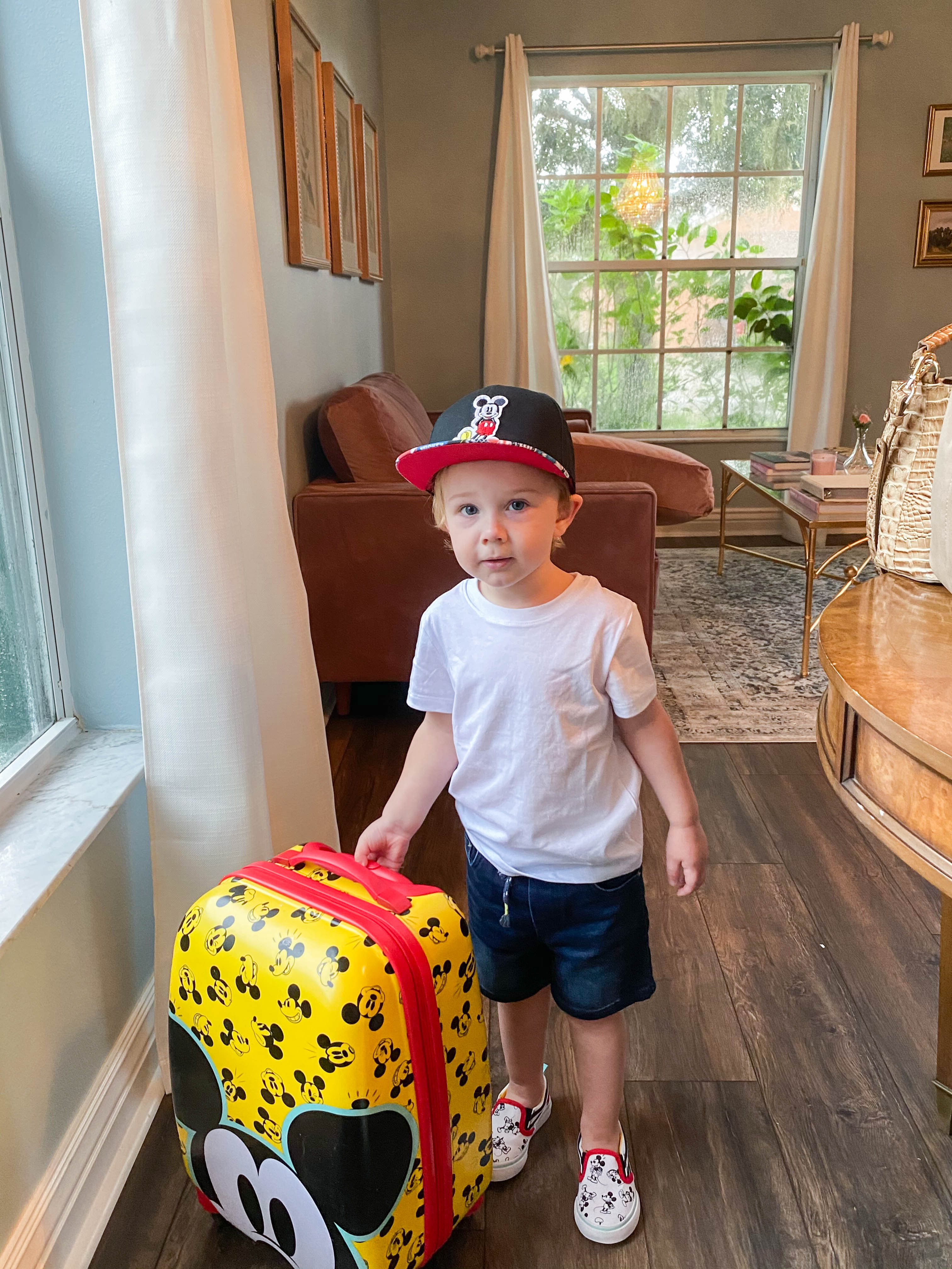 Little Boy Disney Travel Outfit #kidsdisneyoutfit #disney