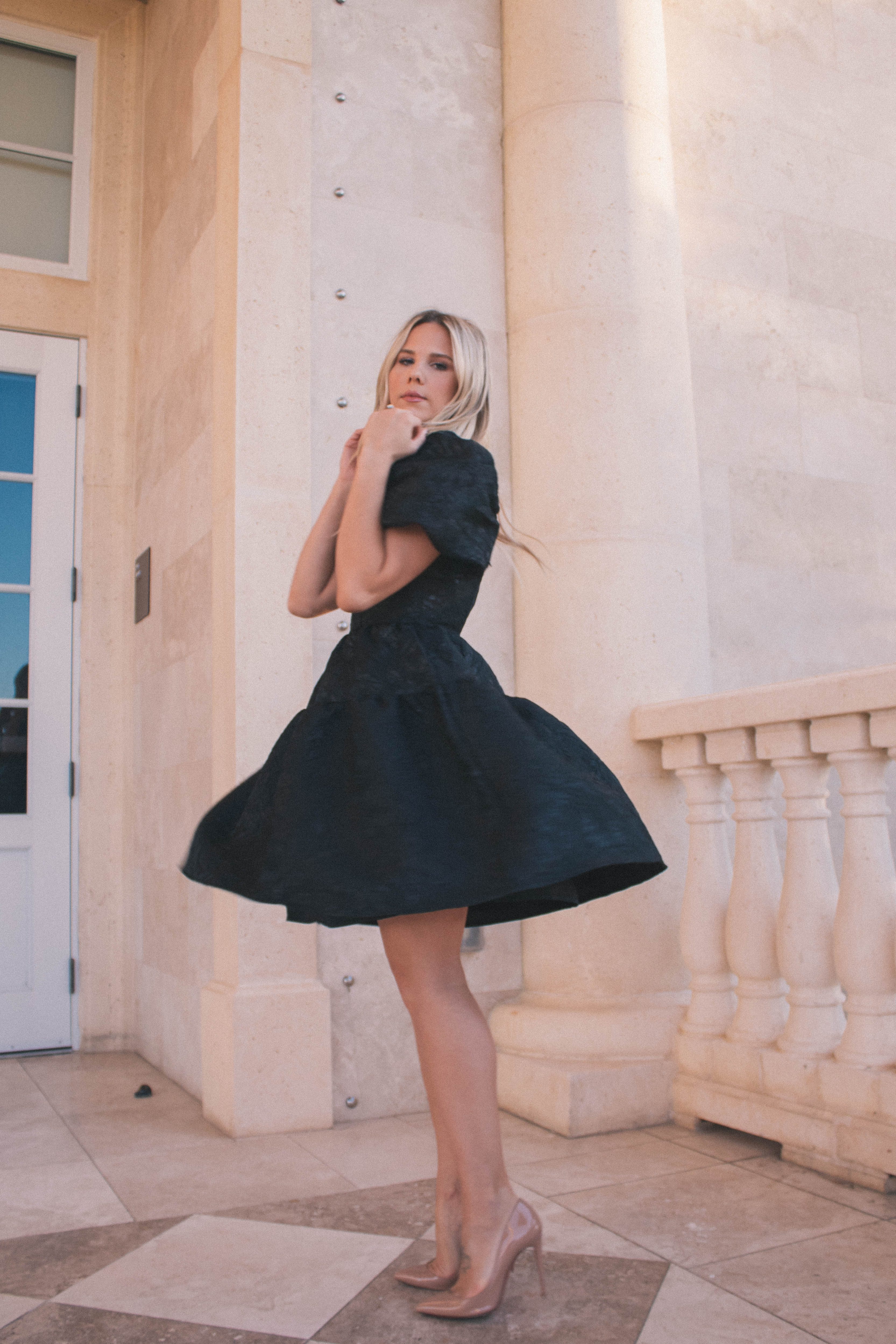 Twirl Worthly Little Black Dress for the Holidays #lbd #blackdress