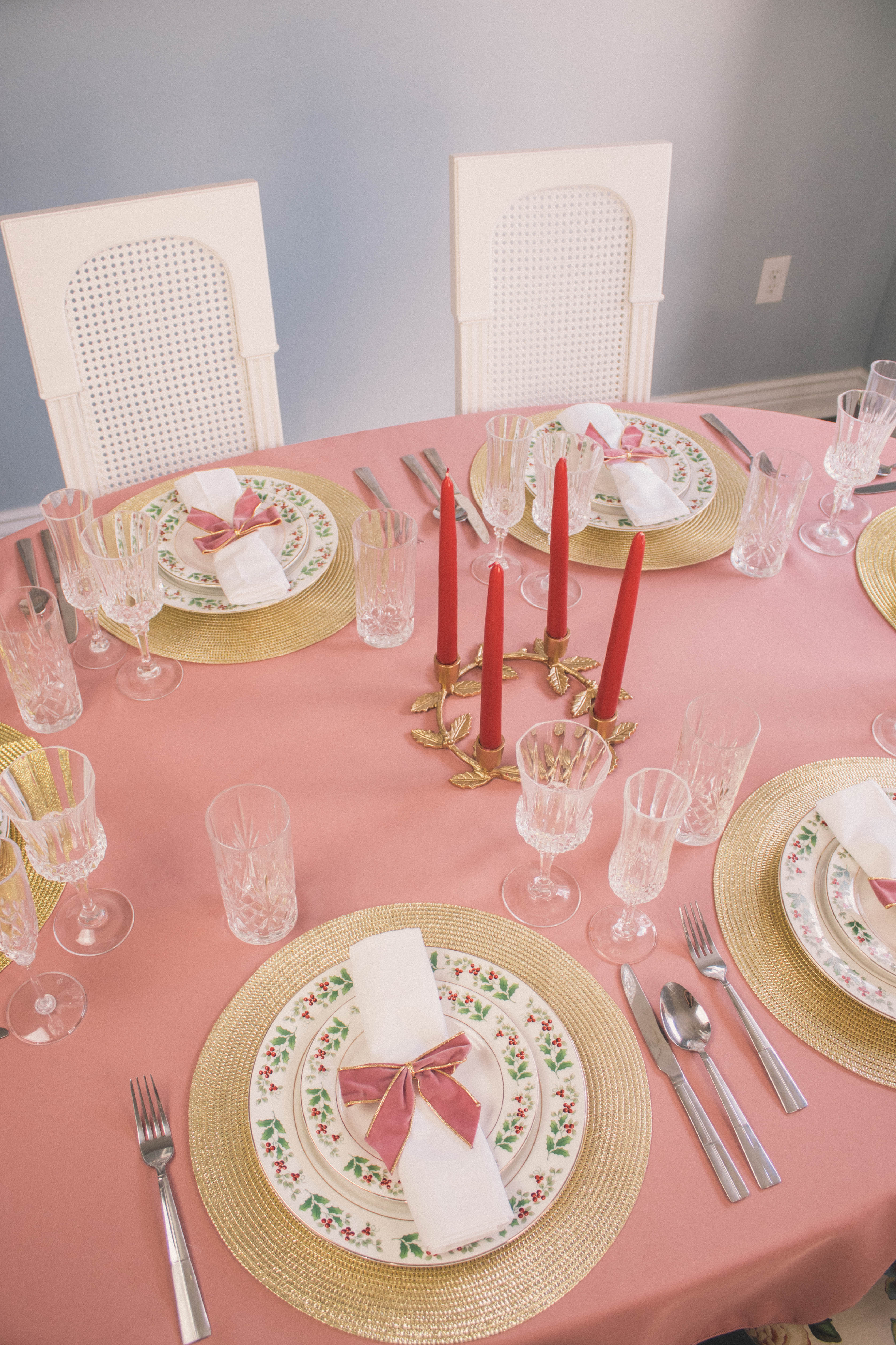 Pink and Red Holiday Table Setting